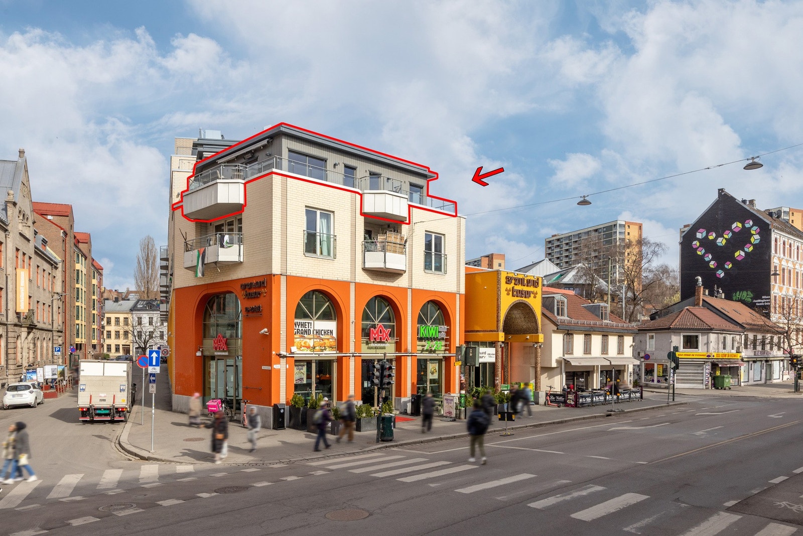 Leiligheten ligger over Grønland Basar og gir deg kort vei til nødvendige hverdagsfasiliteter og servicetilbud. Galleribilde