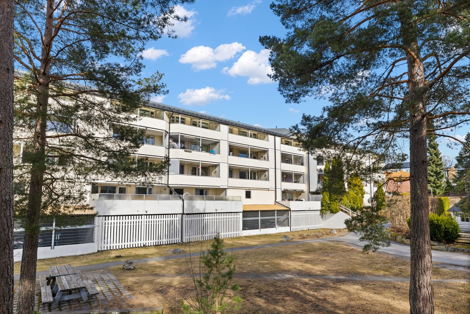 Grensen Borettslag består av 199 boliger. Galleribilde