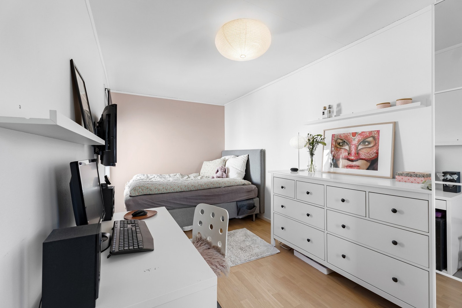 Innerste soverom i 1. etg (ikke godkjent som varig opphold) Galleribilde