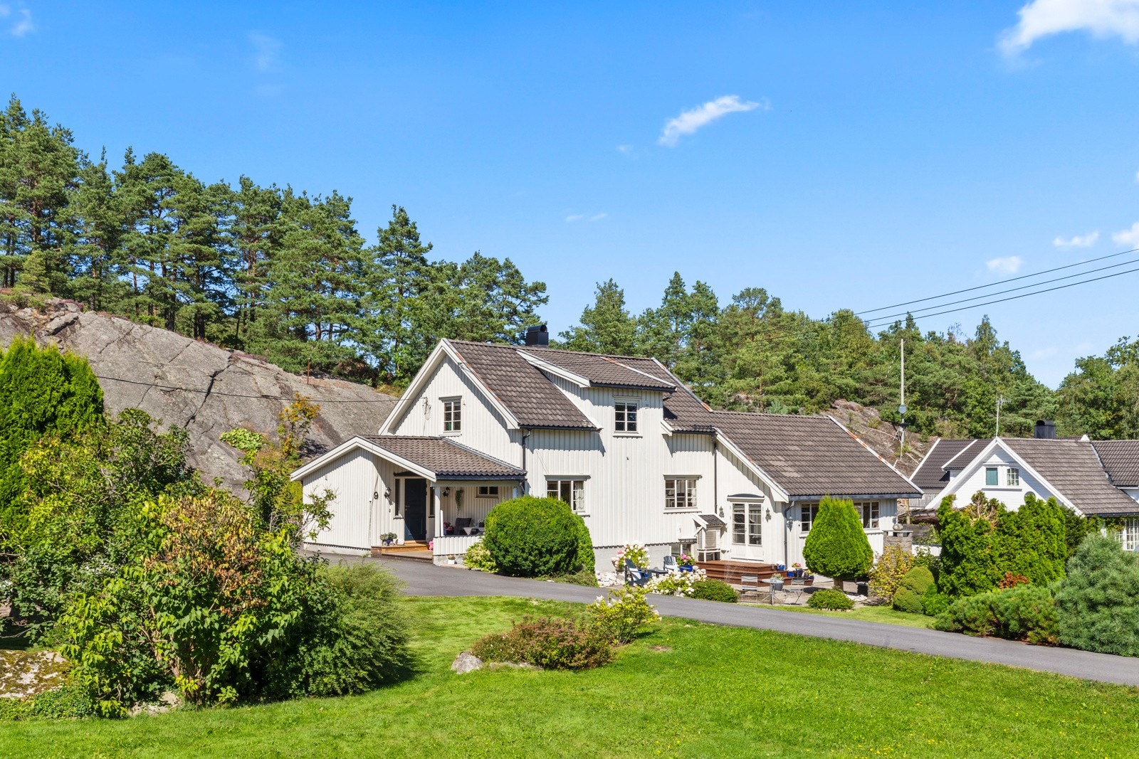 Kort vei til skole og butikk fra boligen Galleribilde