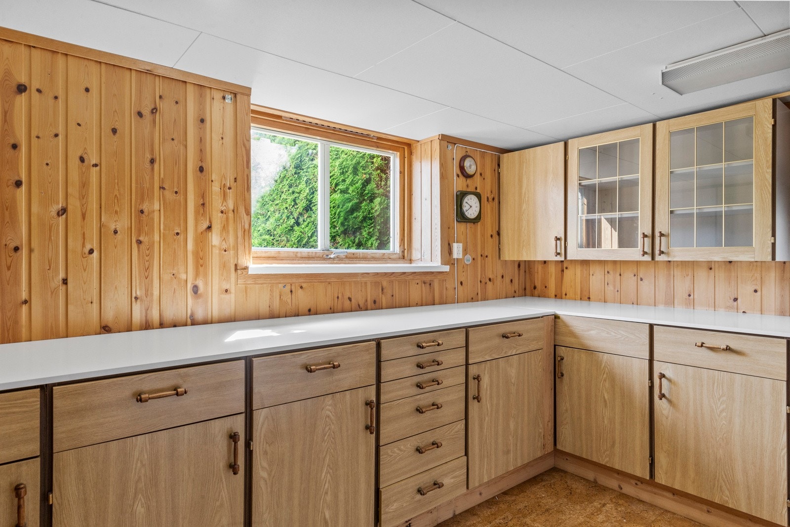 Det er etablert et praktisk grovkjøkken i kjelleren og bodrom Galleribilde