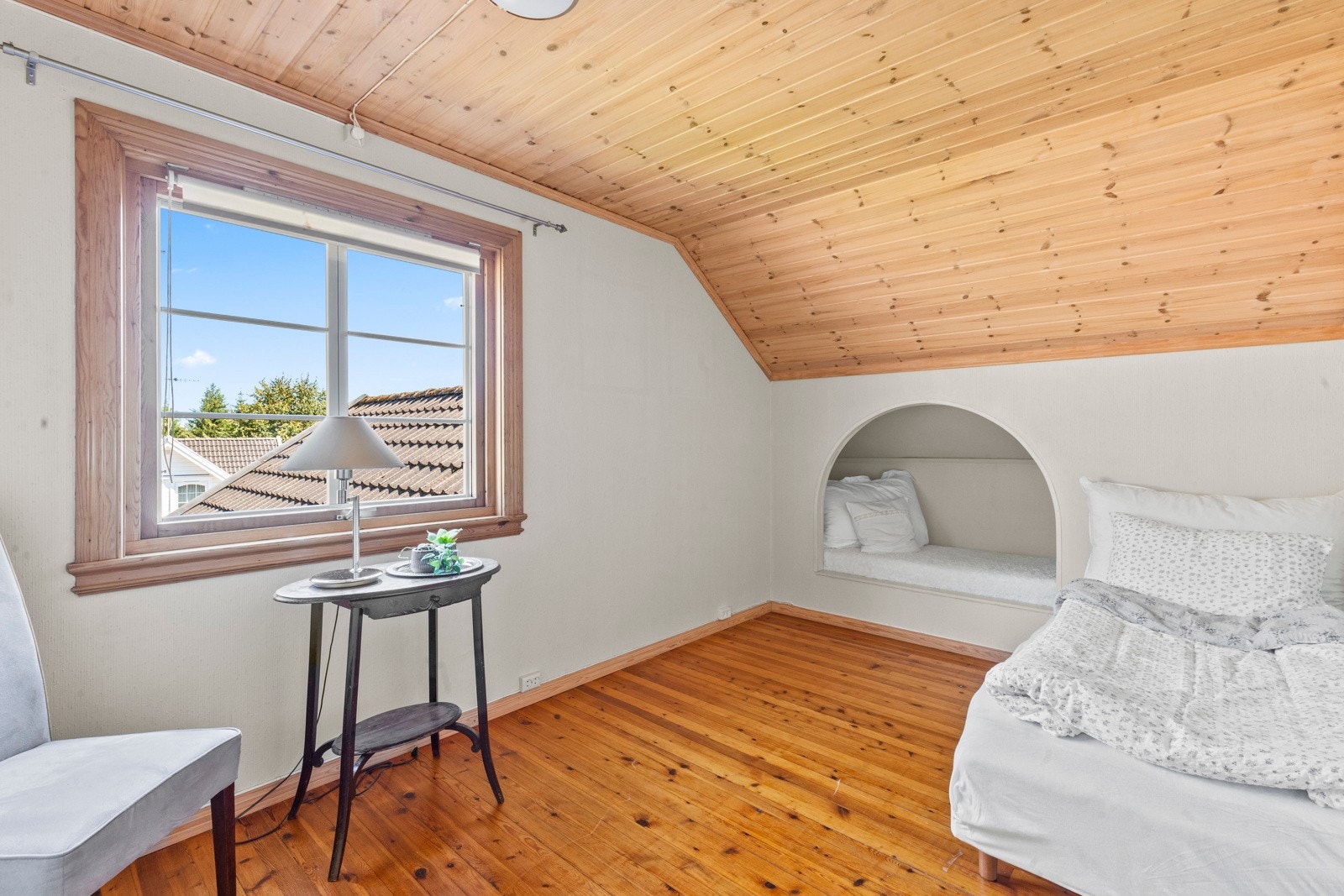 Det er tre soverom i eneboligen, og alle ligger i 2. etasje. Galleribilde