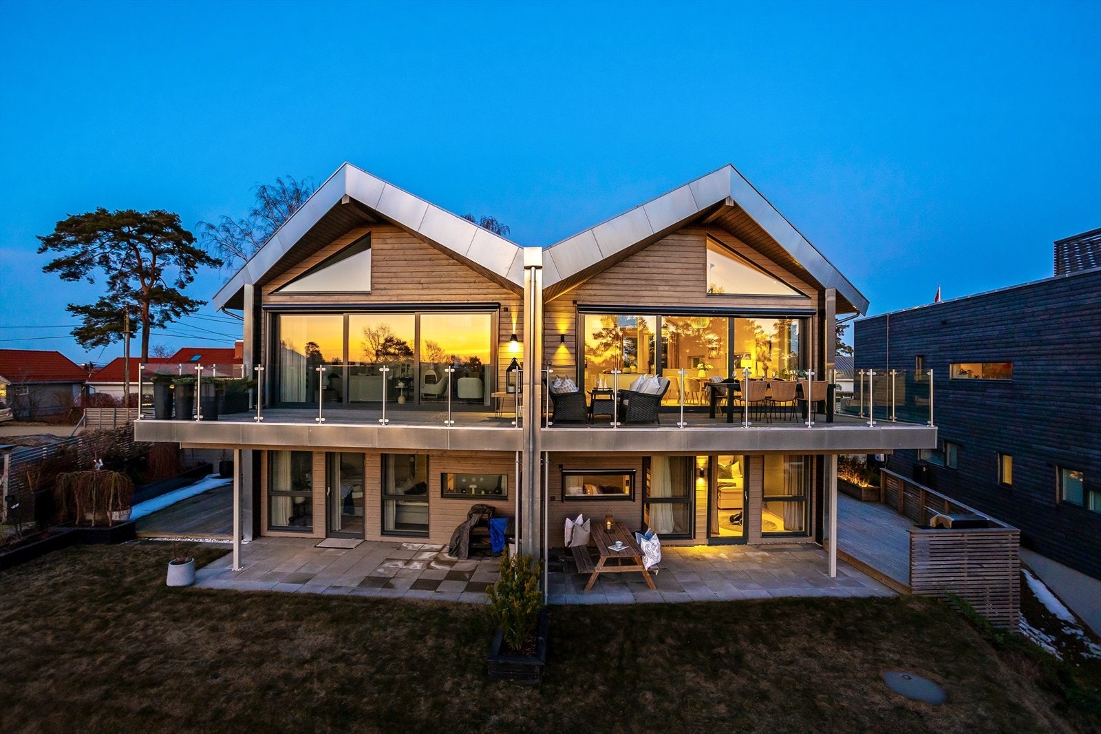 Tomten er felleseiet med Åsveien 1A. Galleribilde