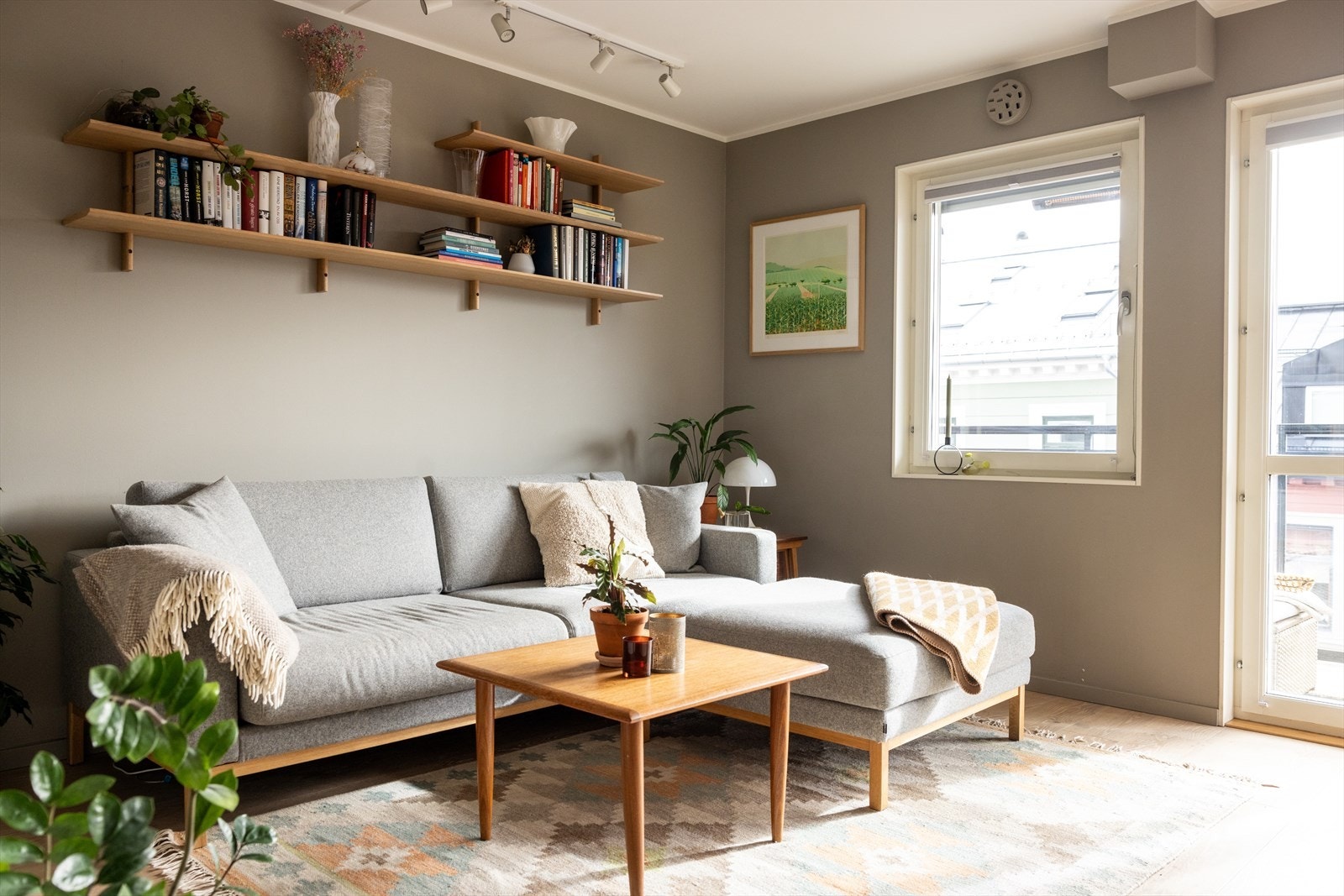 - Varmtvann, fyring, internett og kabel-TV er inkludert i felleskostnadene - Galleribilde