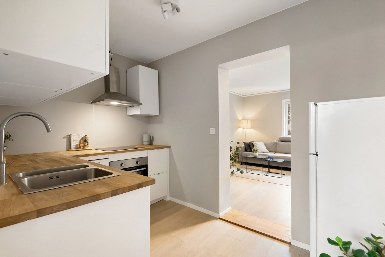 Innredningen er ny fra 2018 og har heltre benkeplate. Galleribilde