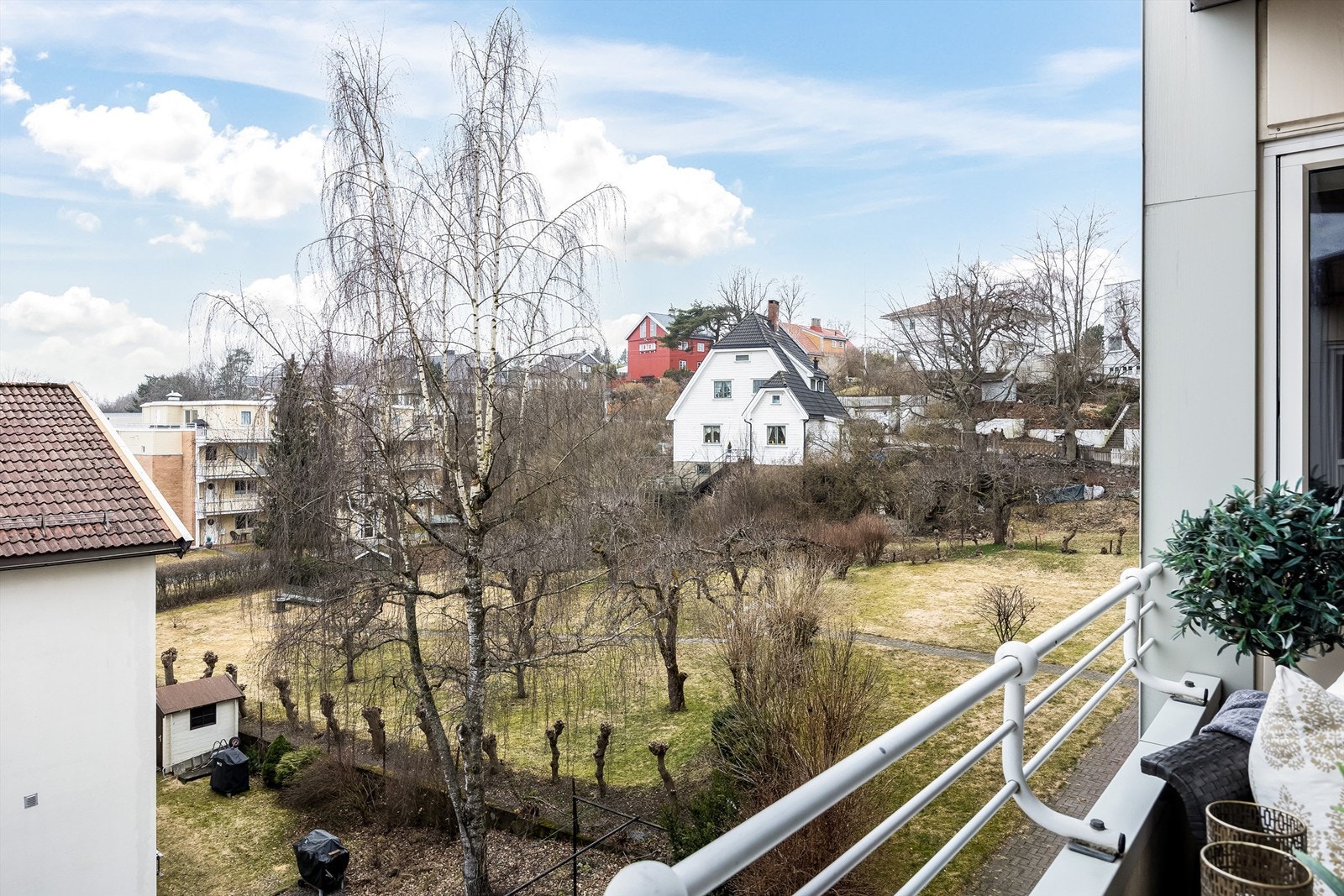 Sameiets tomt er en sjeldent grønn oase med umiddelbar nærhet til Fognerparken. Galleribilde