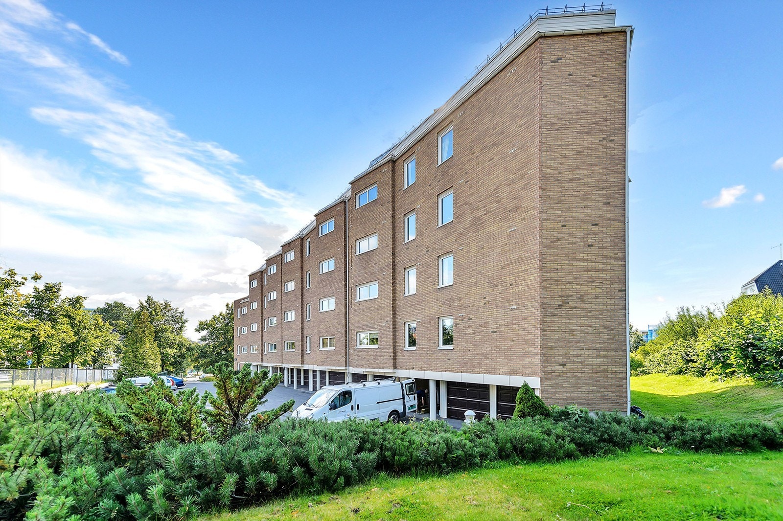 Rolig og flott beliggenhet, kun minutter til t-bane eller Frognerparken. Galleribilde