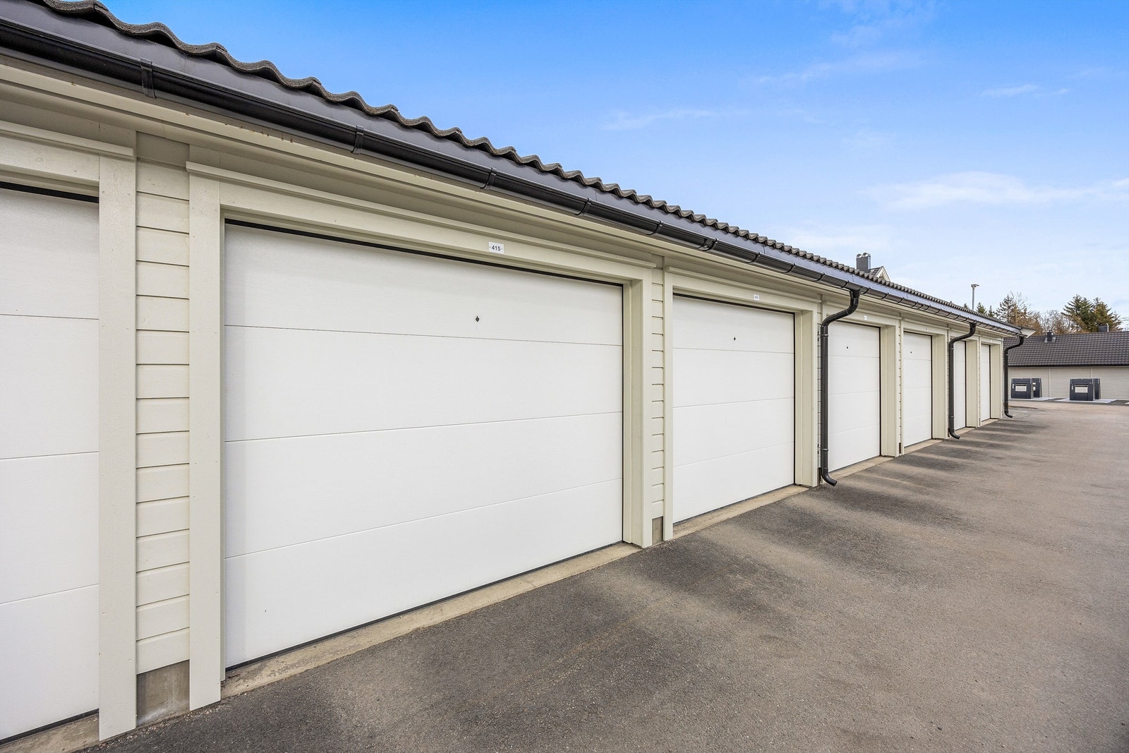 Garasjeplass Galleribilde