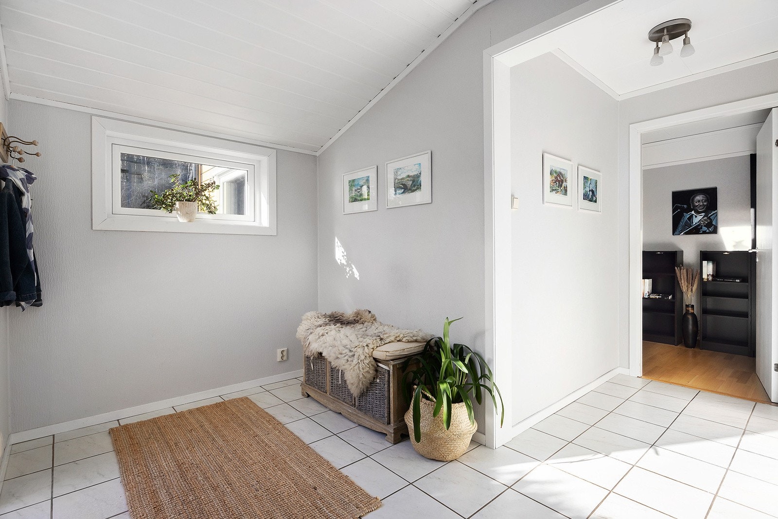 Utbygget entré med varme i gulv. Galleribilde