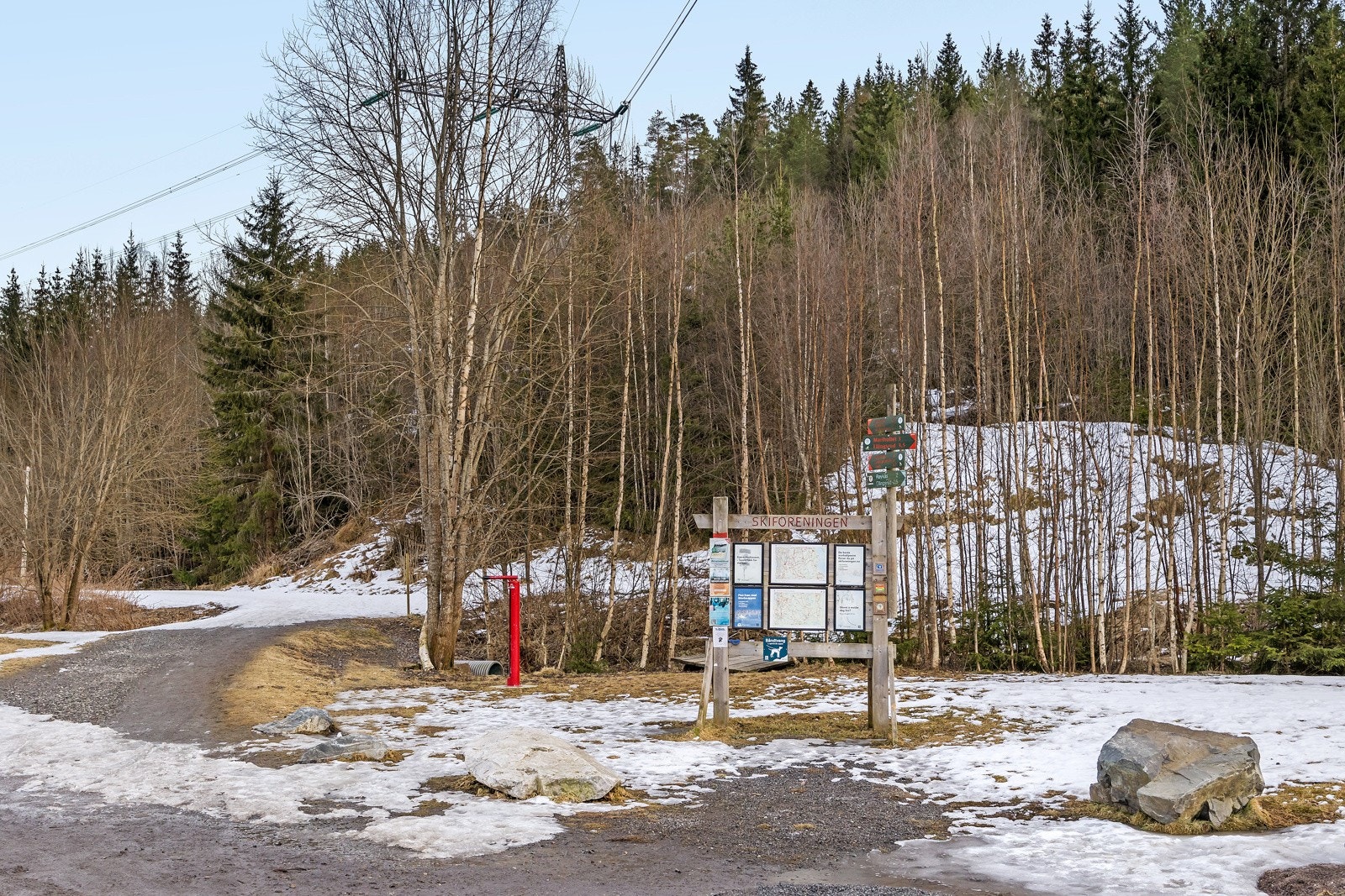 Gangavstand til marka med gode rekreasjonsmuligheter sommer som vinter. Galleribilde