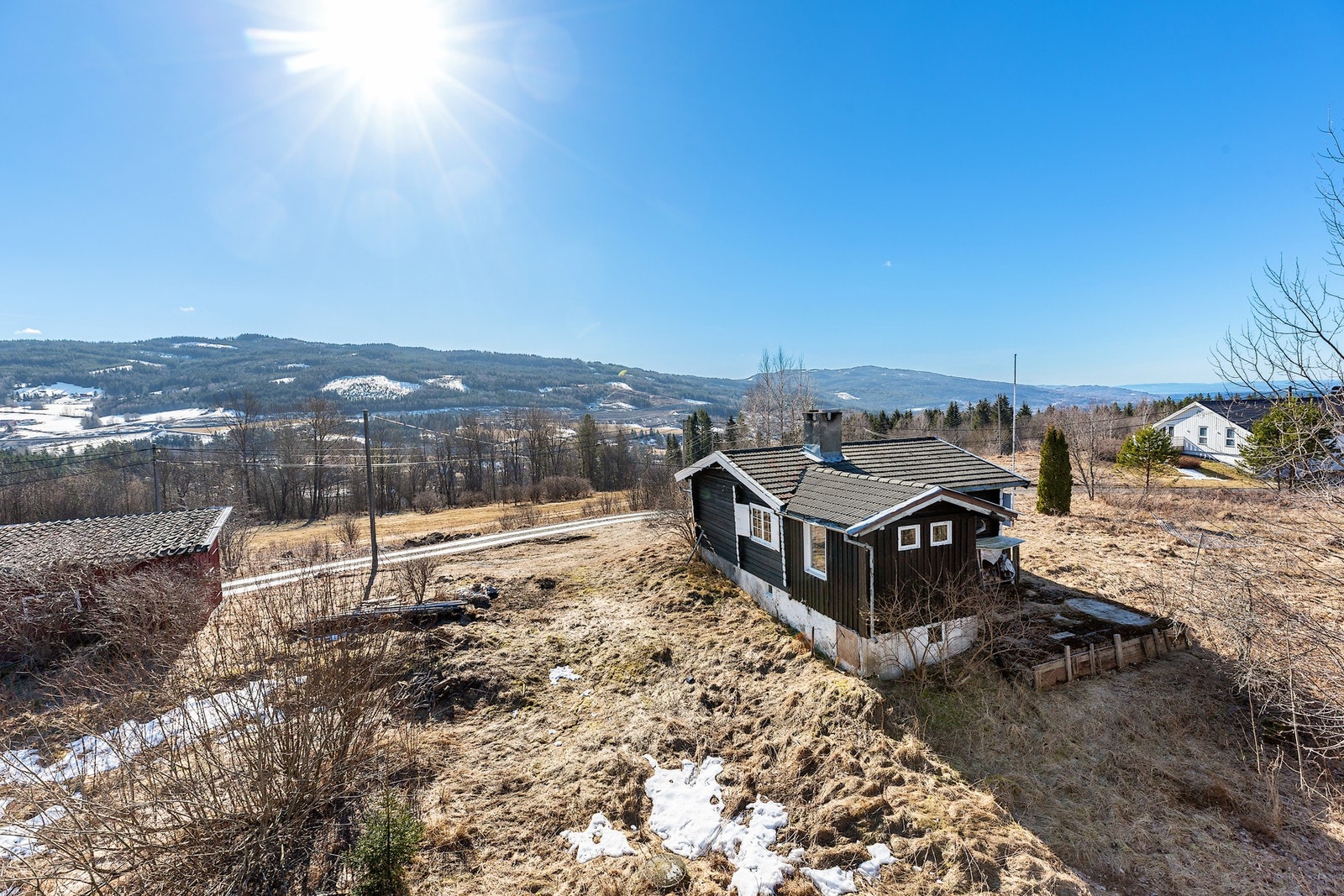 Line Jorung ønsker deg velkommen til Karlsrudveien 43! Galleribilde