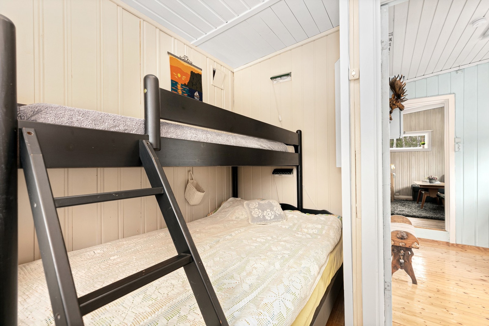 Et perfekt rom for en god natts søvn etter en dag i naturen. Galleribilde