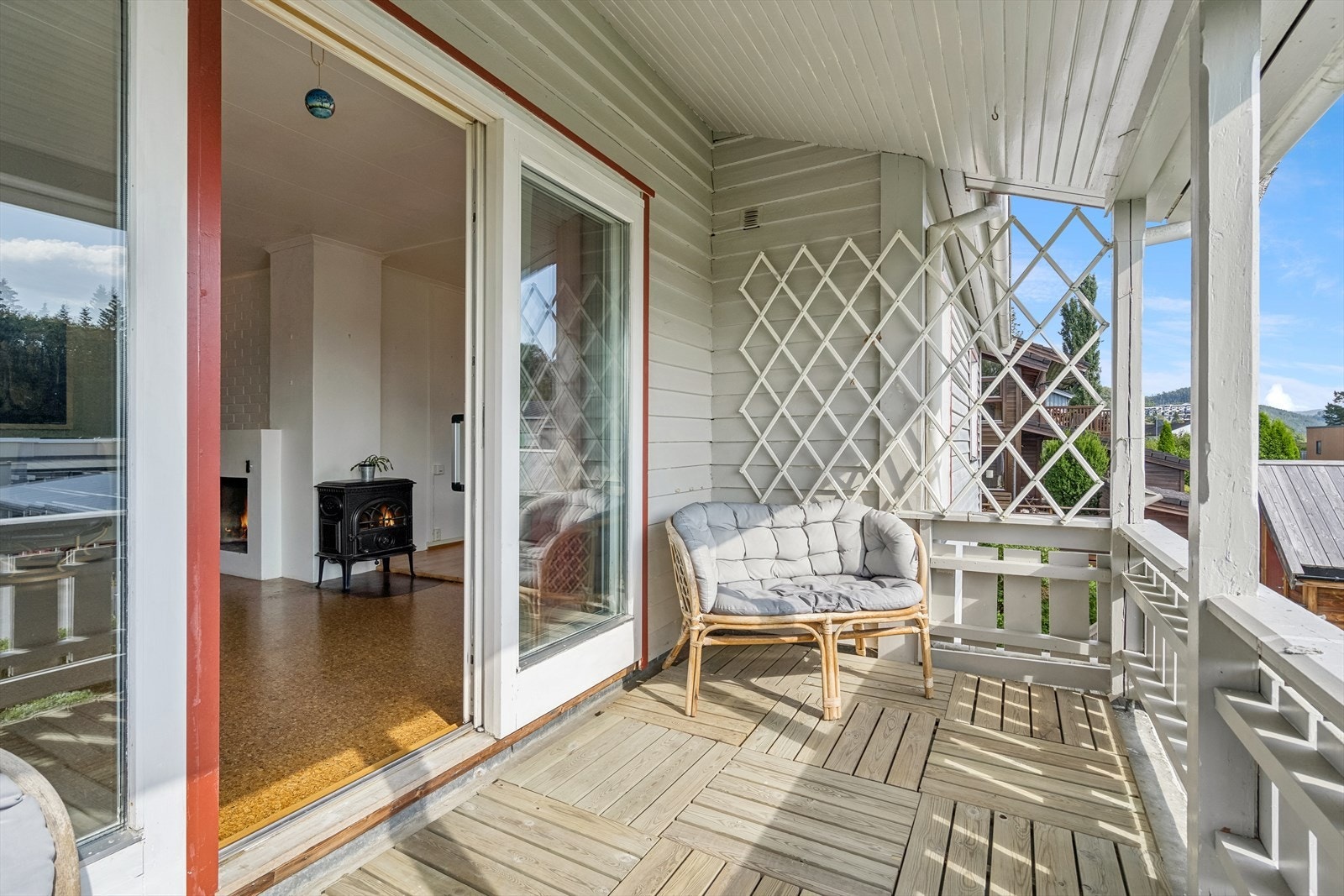 Fra stuen er det utgang til balkong på ca. 7,7 kvm. Galleribilde