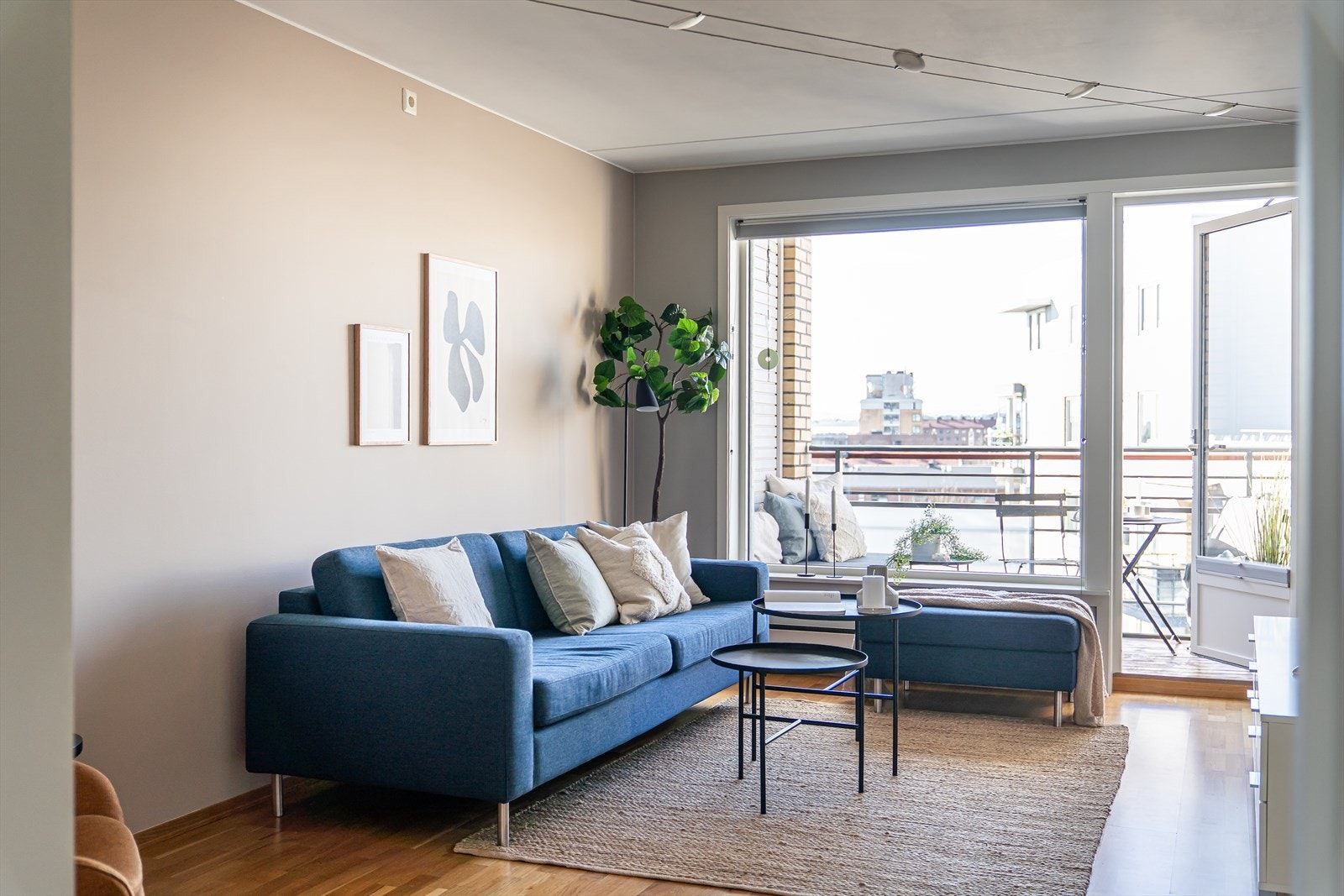 Velkommen til Lillogata 5E - Presentert av Malene Sunde v/ EiendomsMegler 1. Galleribilde