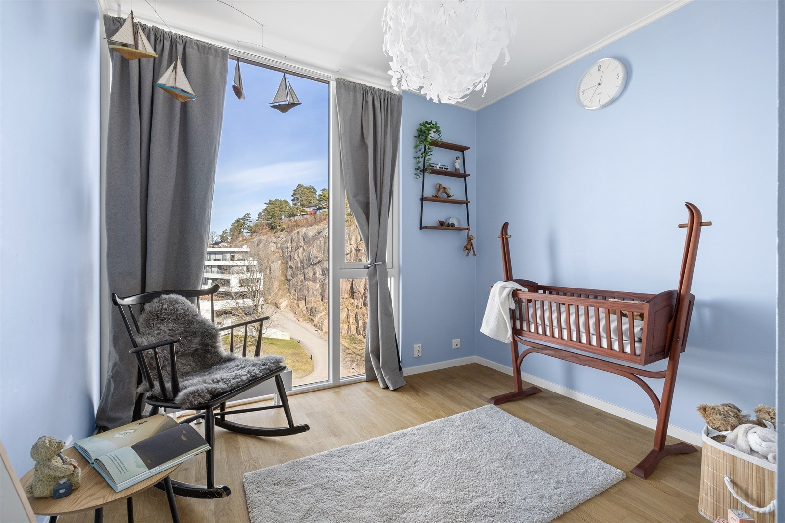 Soverom nr. to er et ypperlig gjesterom, barnerom eller kontor - alt etter egne ønsker og behov. Galleribilde