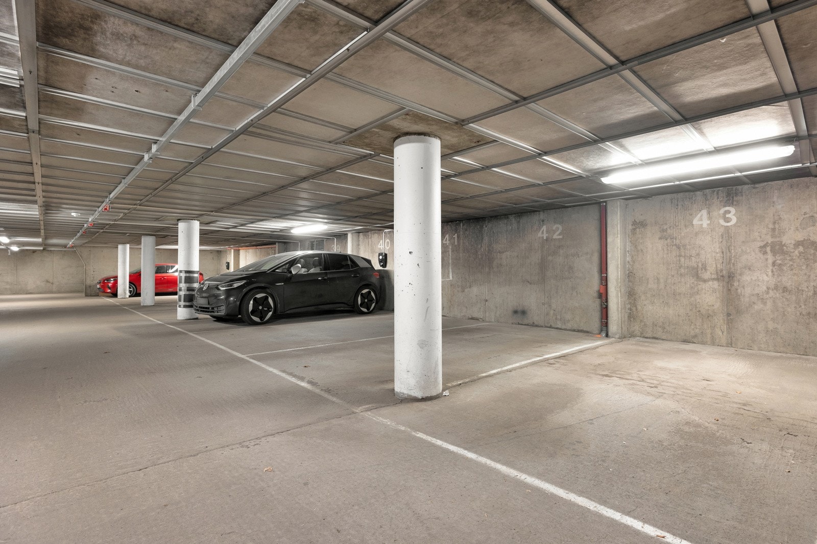 Det medfølger bruksrett på p-plass i lukket garasjekjeller. Galleribilde