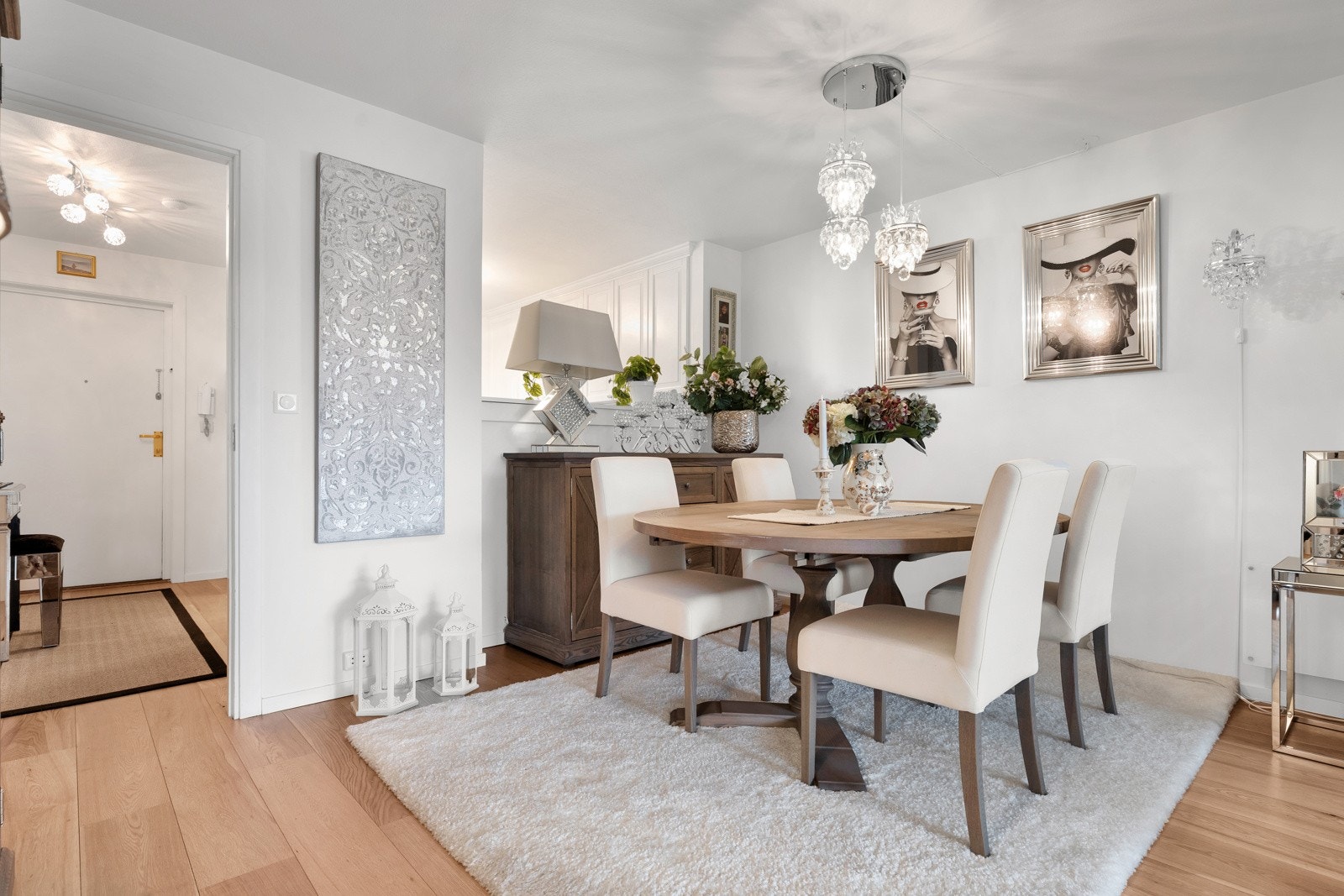 Her ligger alt til rette for hyggelige middagsselskaper med venner og familie. Galleribilde