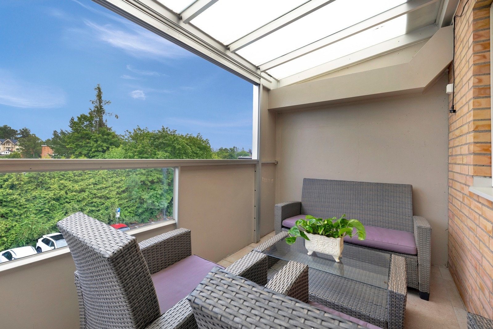 Leiligheten har en innglasset, flott balkong på ca. 13 kvm. Galleribilde