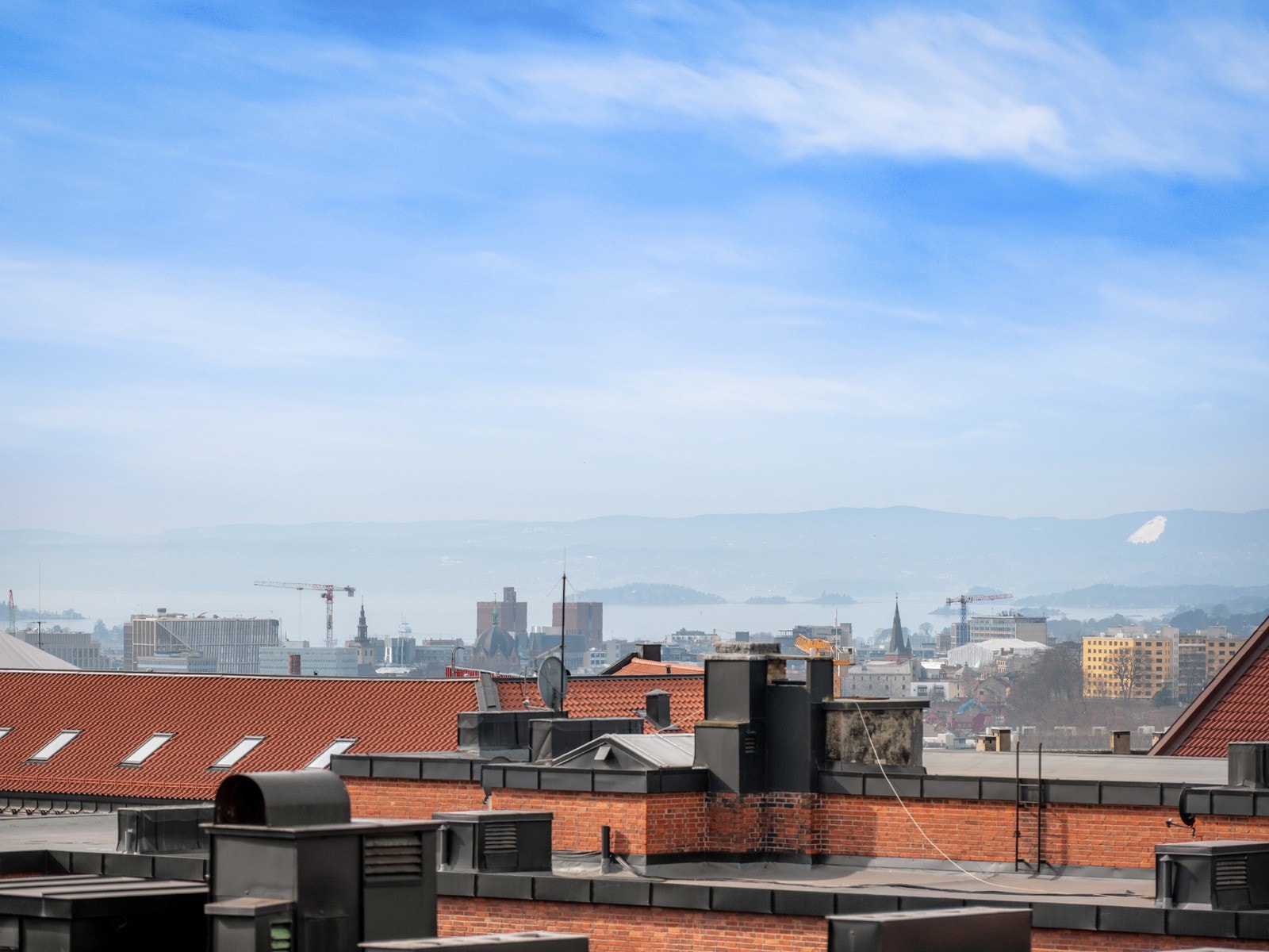 Boligen har et fantastisk og fritt utsyn mot Oslofjorden. Galleribilde