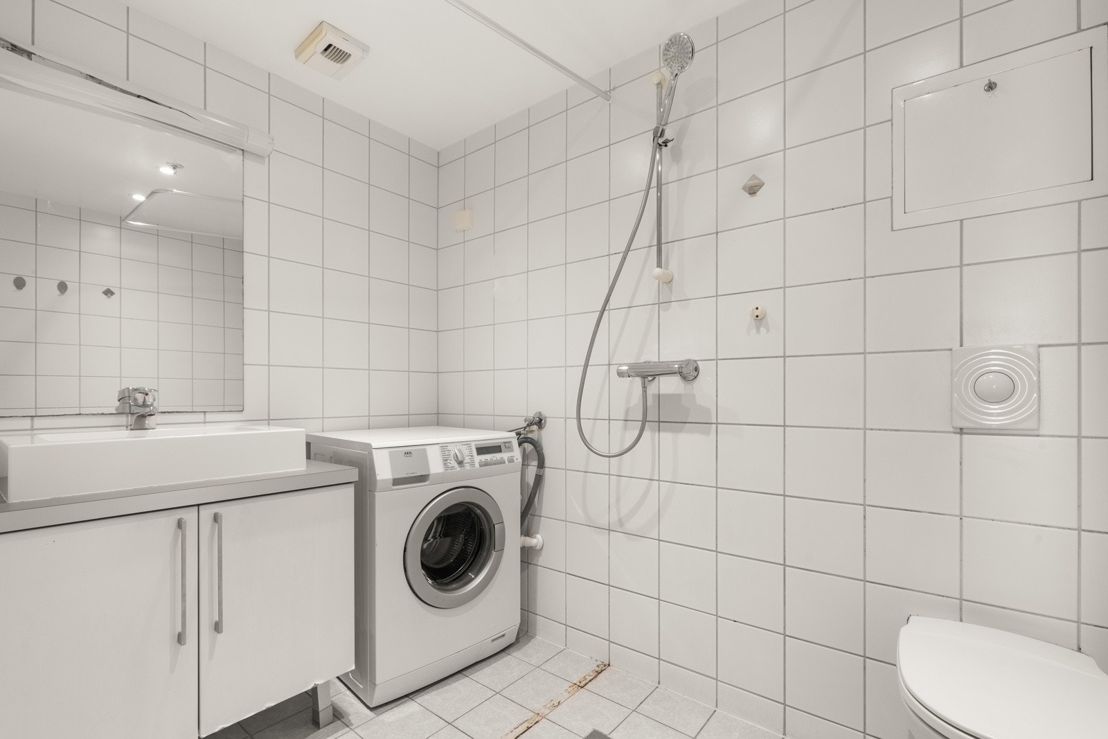 Helfliset bad fra byggeår. Galleribilde