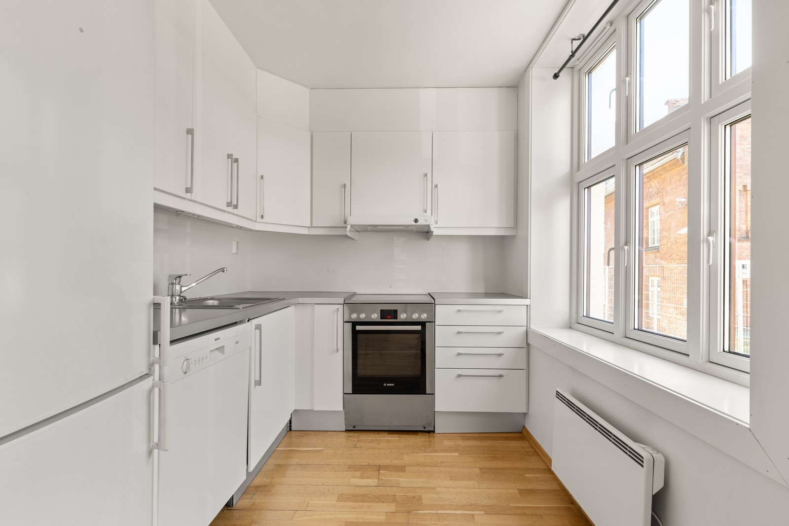 Kjøkken i egen nisje. Galleribilde