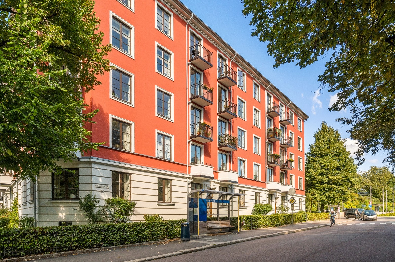 Velkommen til Thomas Heftyes gate 64 C, rett ved foten av Frognerparken. Galleribilde