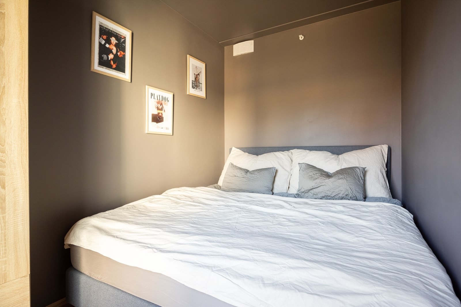 - Soverommene ligger i hver sin ende av leiligheten - Galleribilde