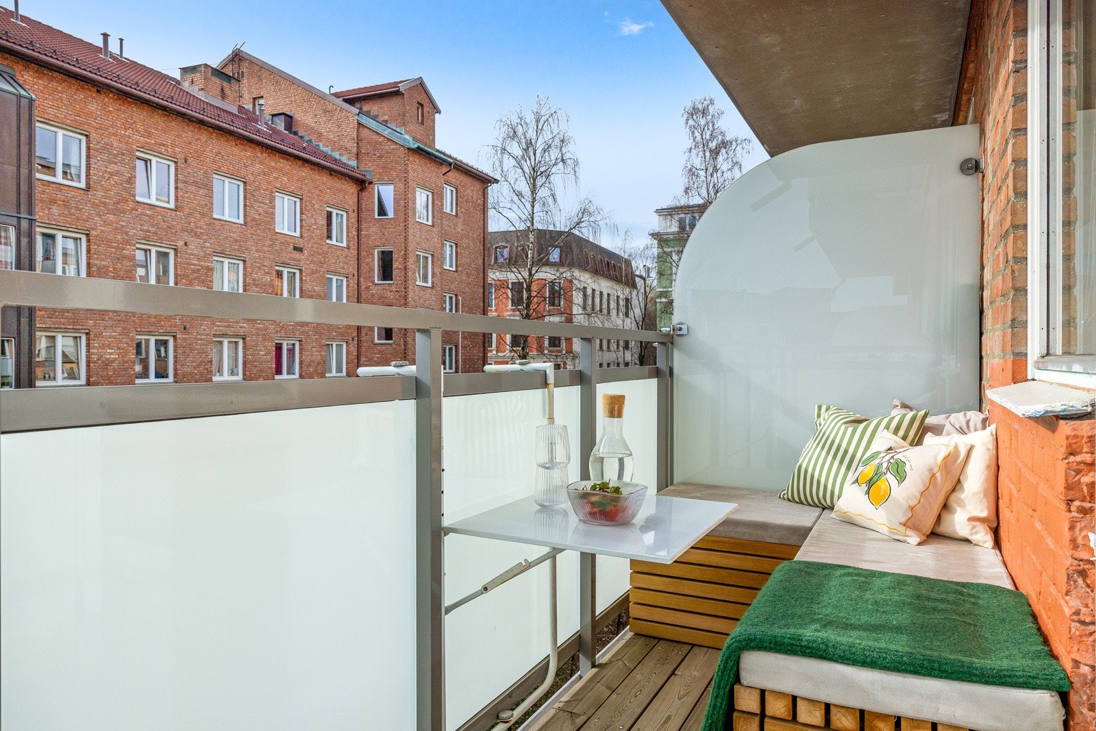 Utgang til sydvestvendt balkong på ca. 4 m² Galleribilde