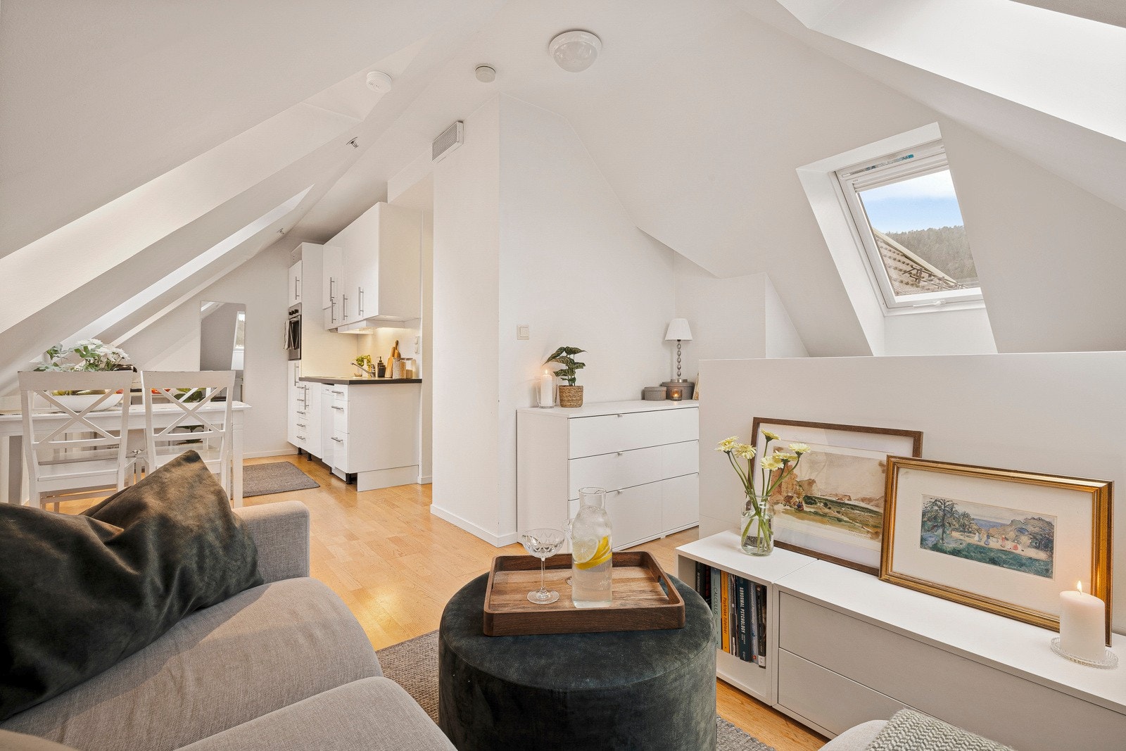 Lekker og moderne leilighet med meget sentral beliggenhet "midt i smørøyet" på Kronstad Galleribilde