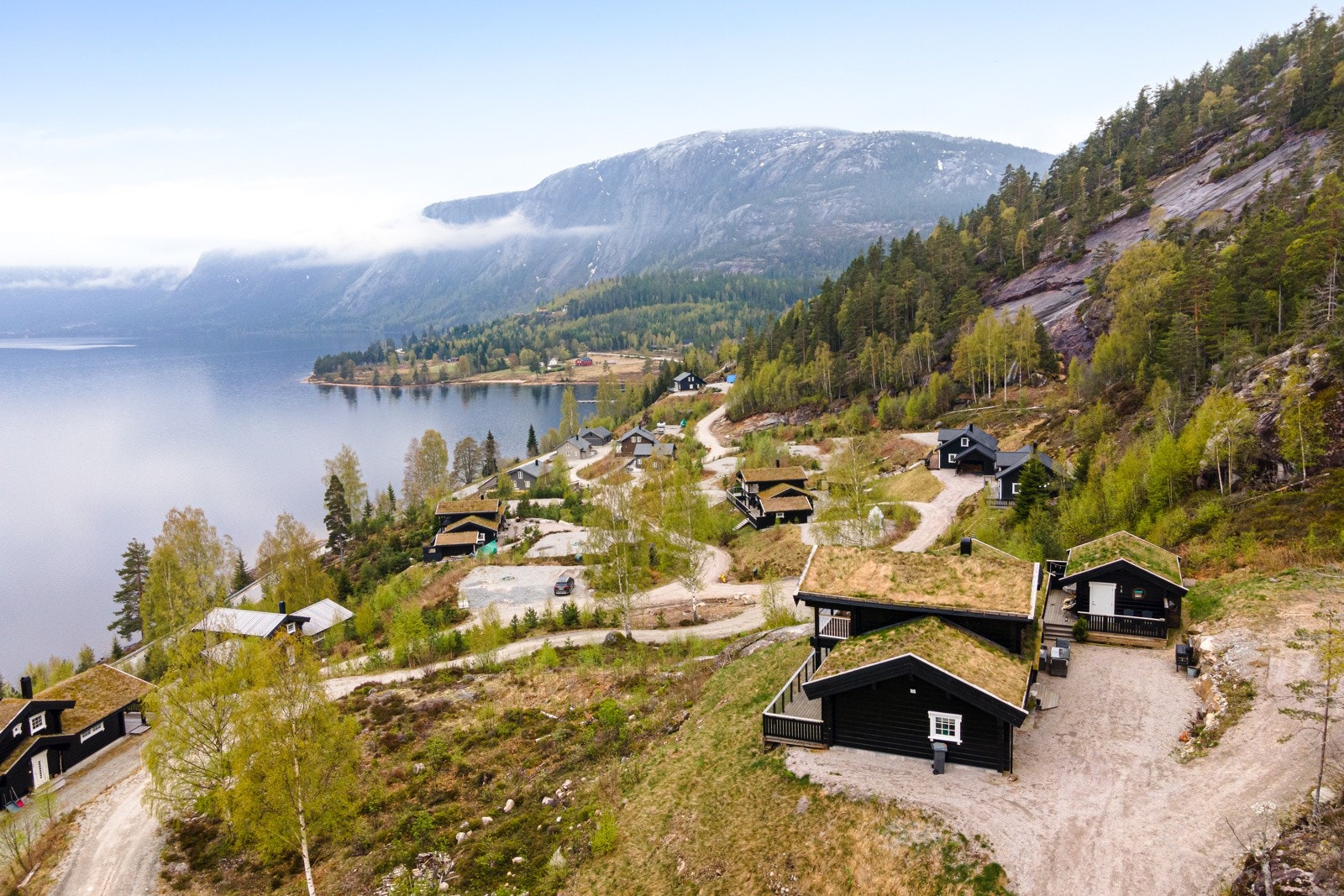 Naurak har mye å by på gjennom alle årstider. Hytta ligger ved innsjøen Nisser, som er den største innsjøen i Telemark. Galleribilde