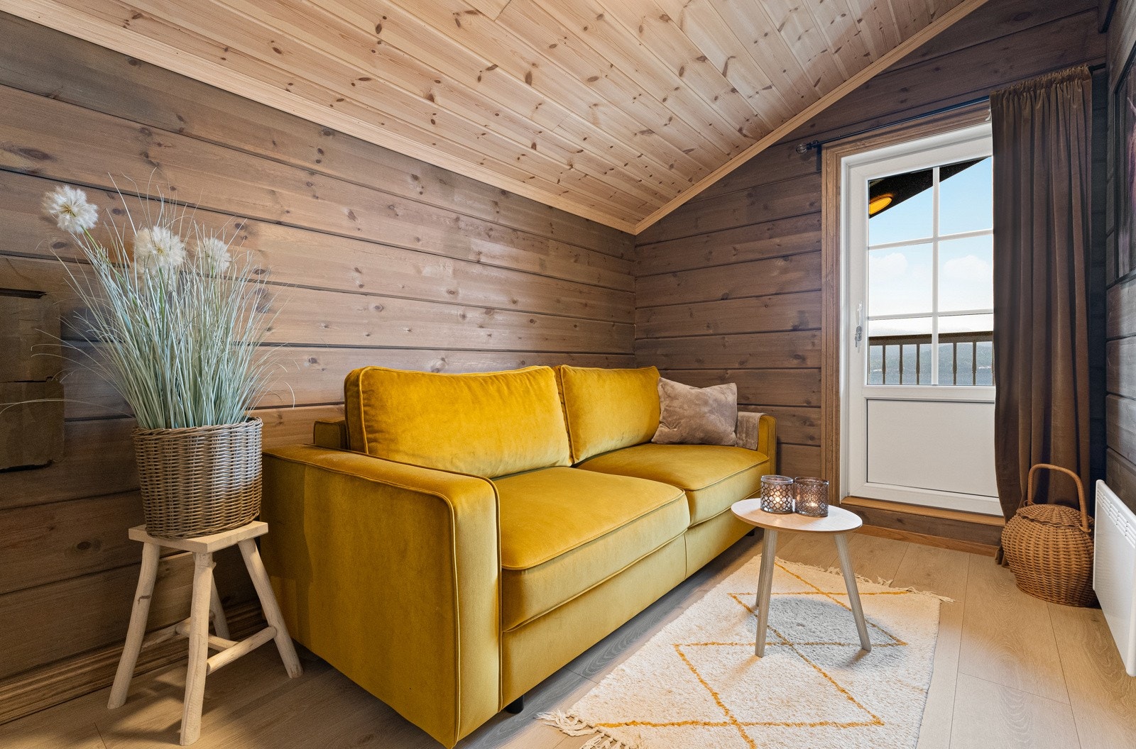 Loftstue med utgang til balkong Galleribilde