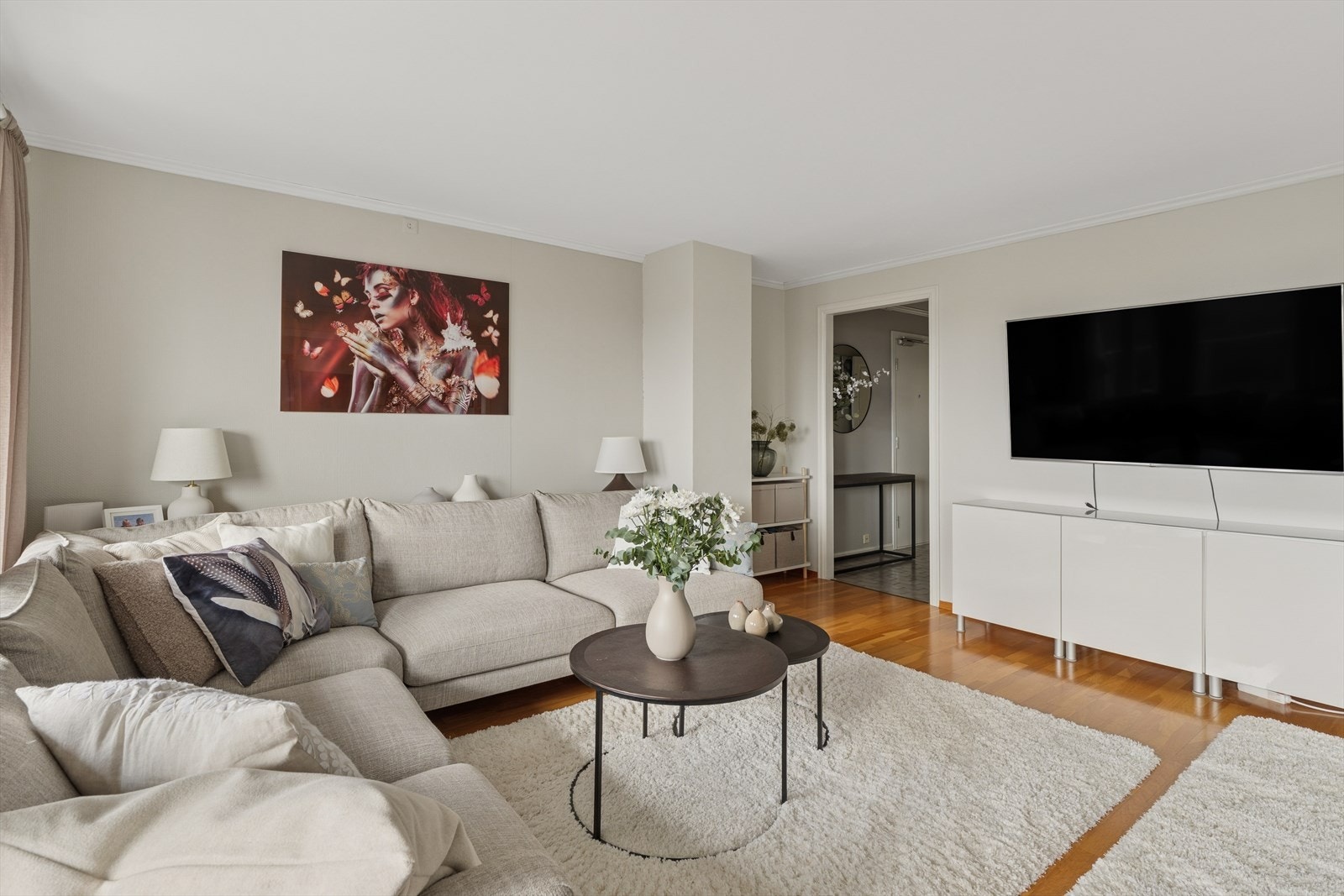 Det er god plass til sofa og tv-titting! Galleribilde