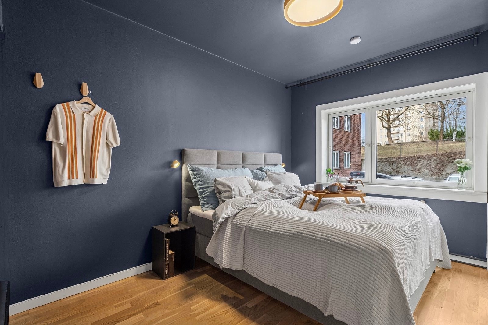 Stor skyvedørsgarderobe medfølger salget Galleribilde