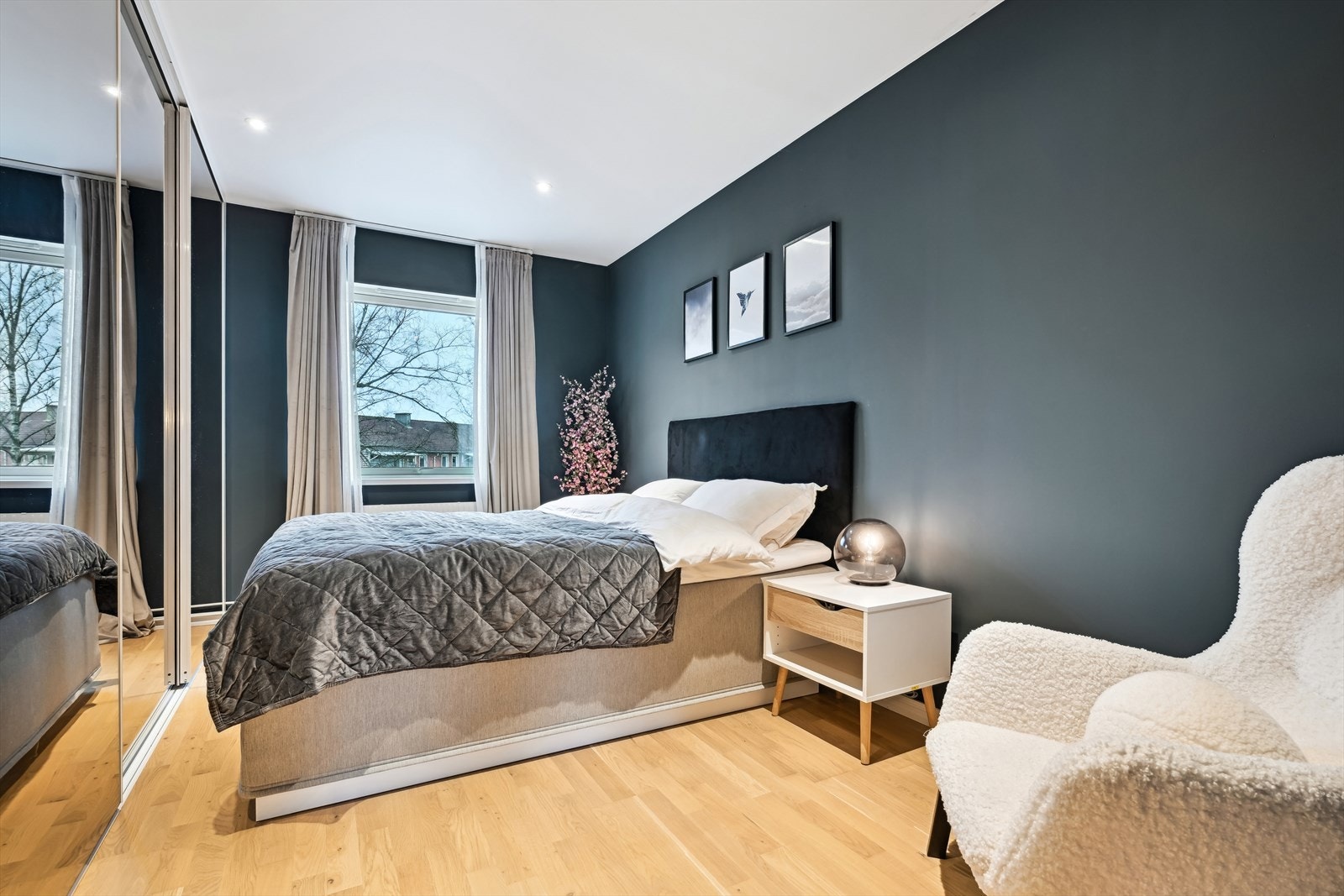 Leiligheten har to gode soverom. Galleribilde