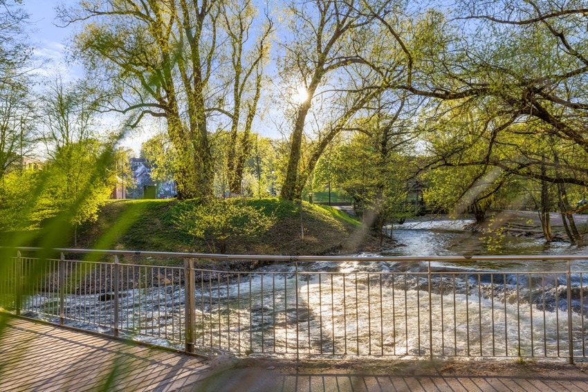 For den som liker å være aktiv, byr nærområdet på flotte turmuligheter langs Akerselva - en idyllisk rute som strekker seg helt til Maridalen og Nordmarka. Galleribilde