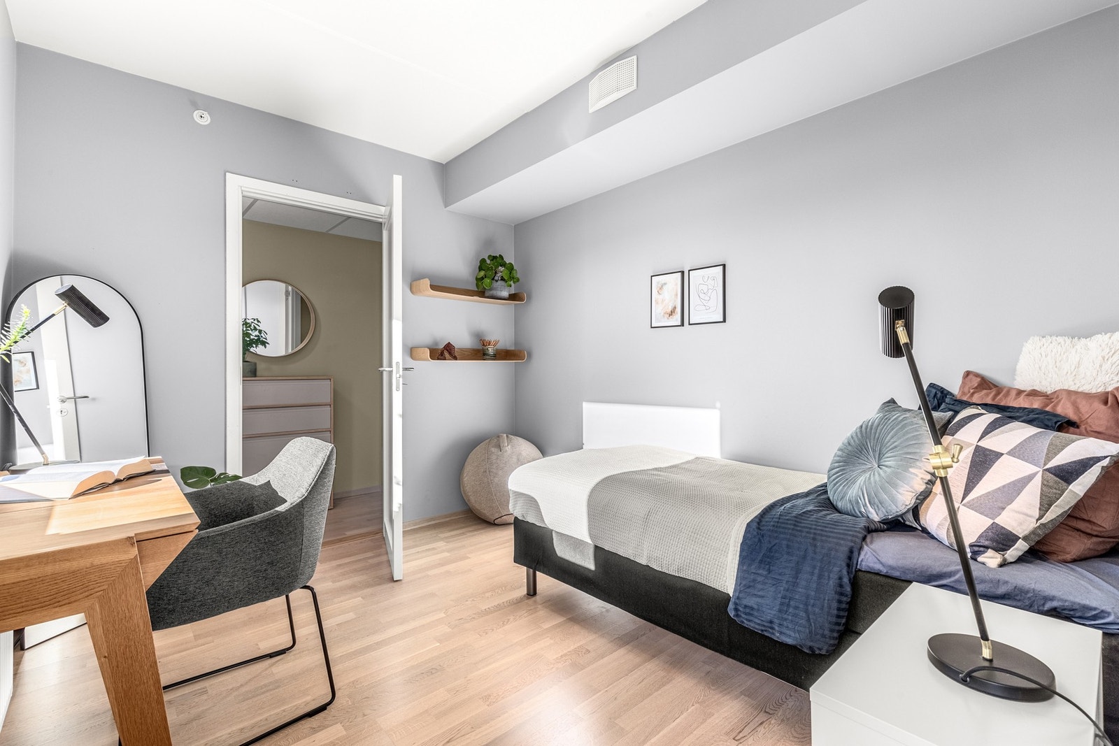Soverom 3 vender ut mot stue siden. Galleribilde