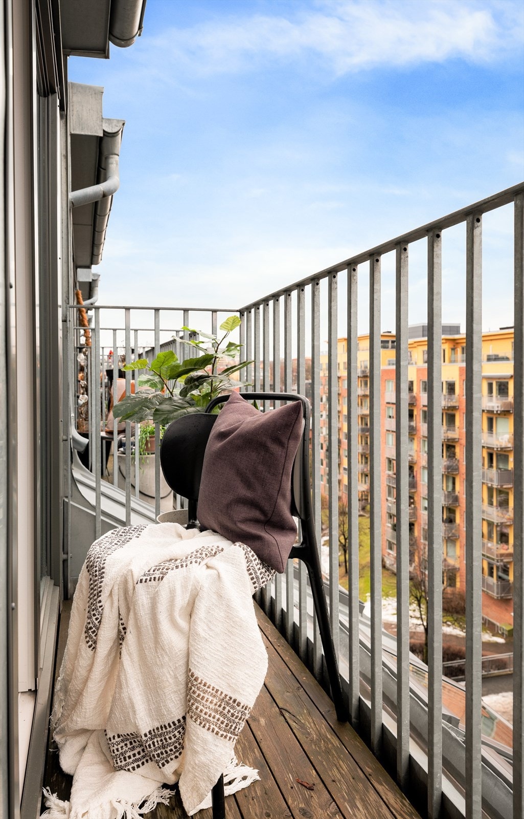 Balkongene vender mot sydøst med morgen- og formiddagssol. Galleribilde