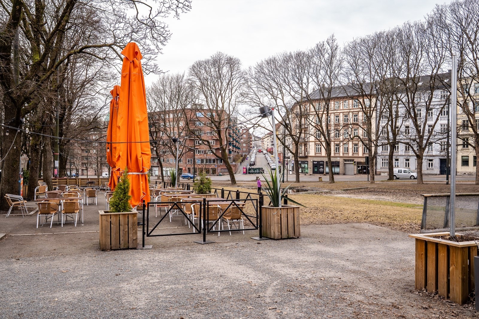 Kun en kort spasertur til Alexander Kiellands plass - et pulserende knutepunkt mellom Sagene, St. Hanshaugen og Grünerløkka. Galleribilde