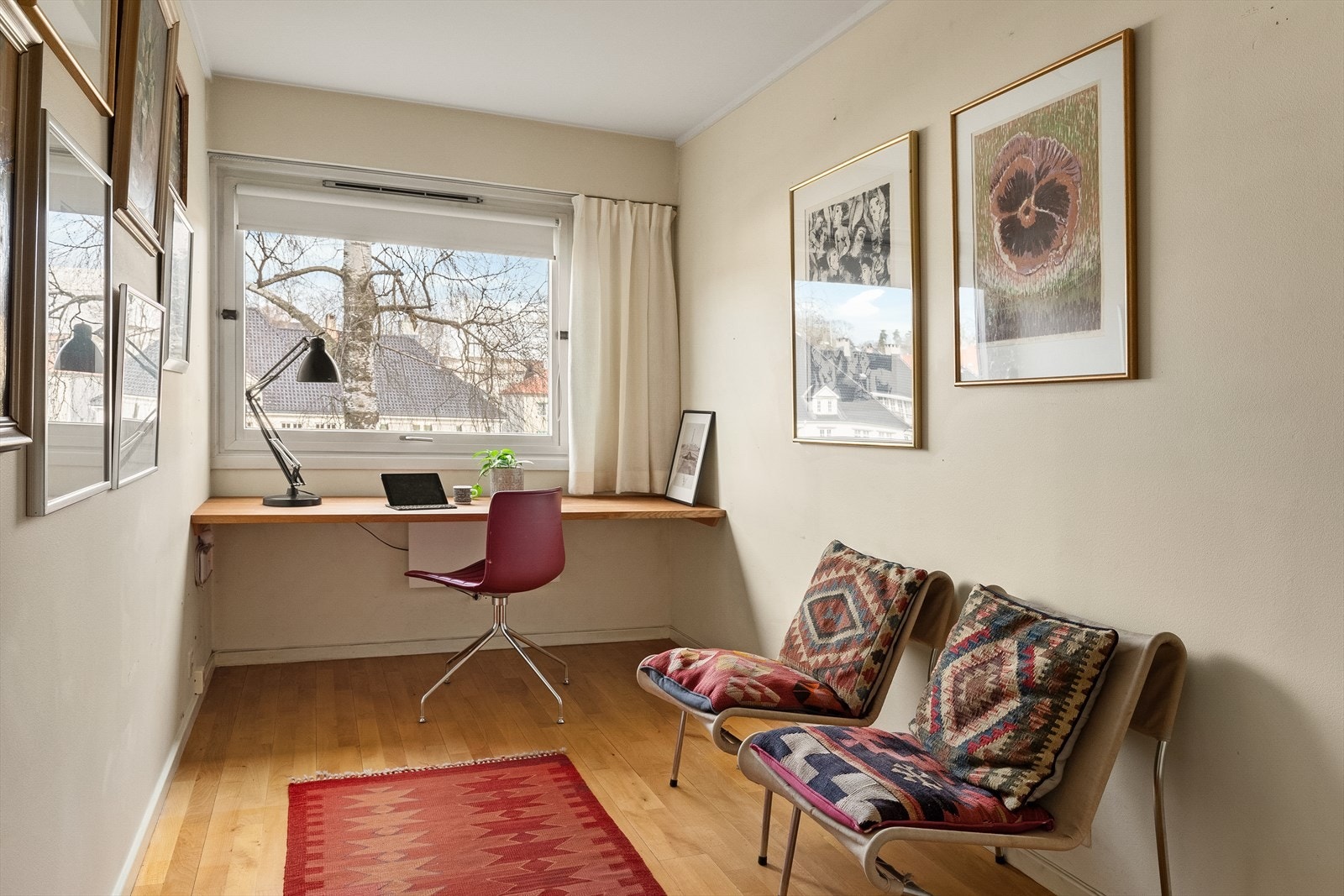 Romslig barnerom/gjesterom/kontor. Galleribilde