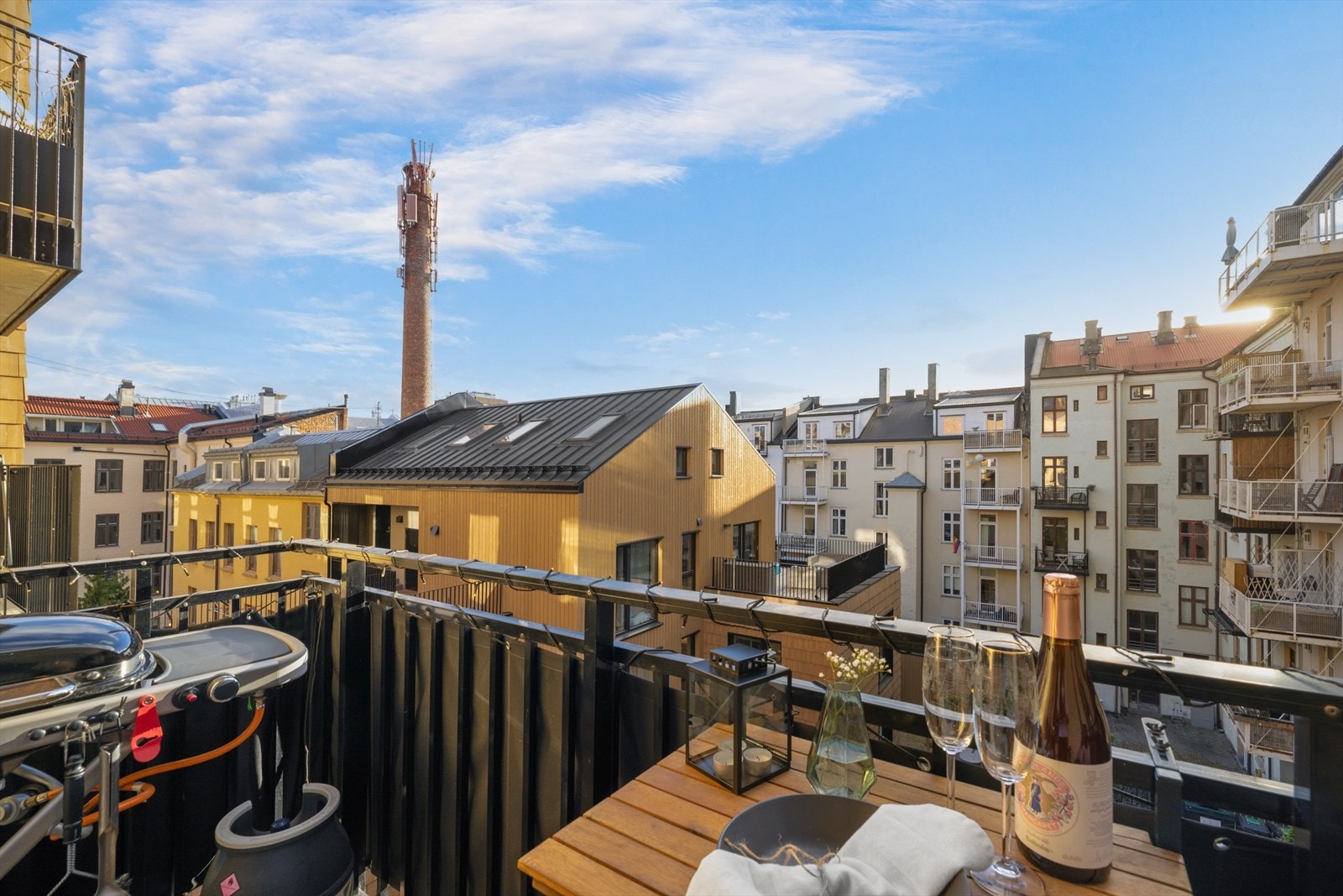 Stilsikker og delikat 3-roms med en koselig balkong Galleribilde