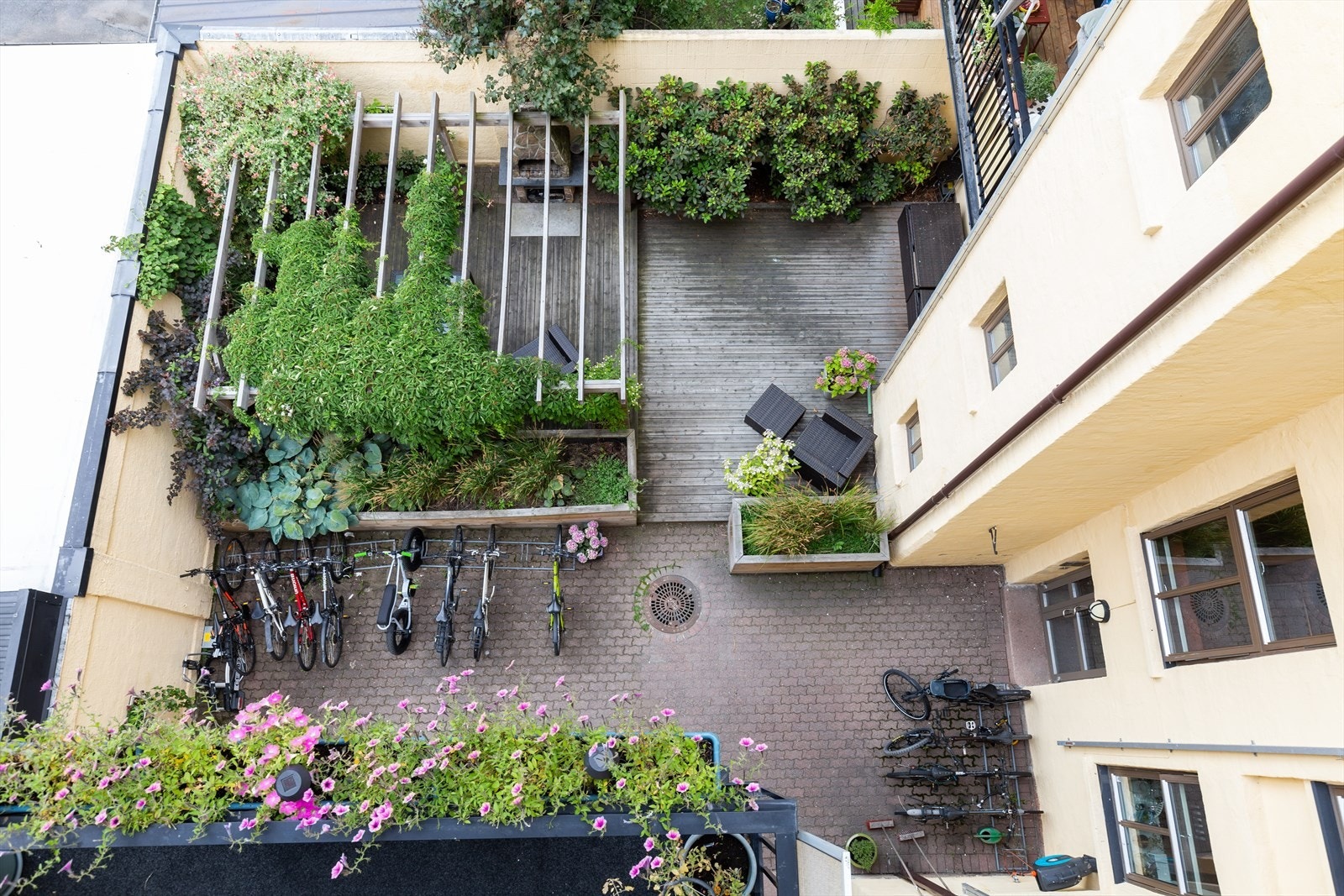 Skjermet bakgård med flotte fellesarealer Galleribilde