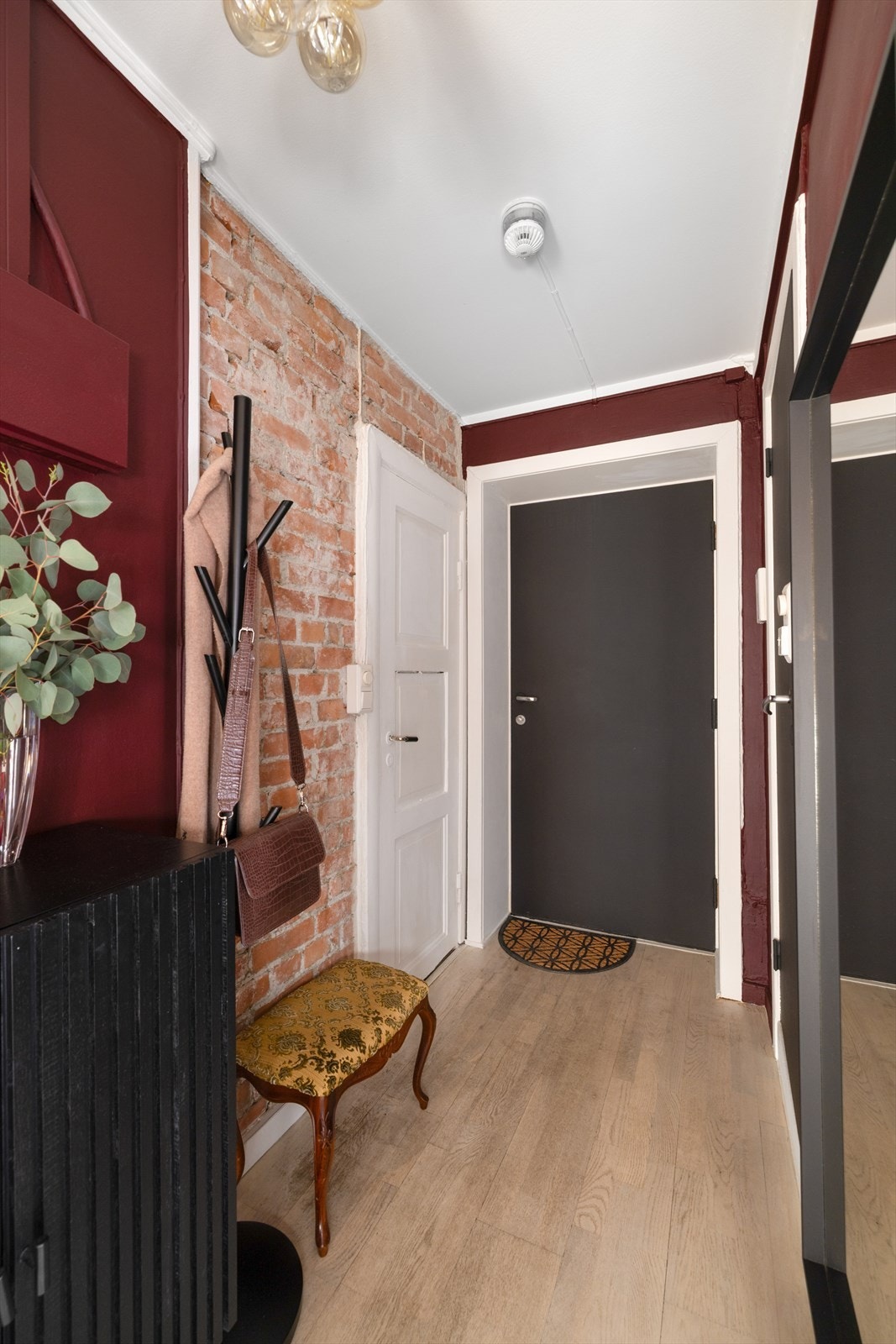 Legg merke til den flotte teglveggen Galleribilde