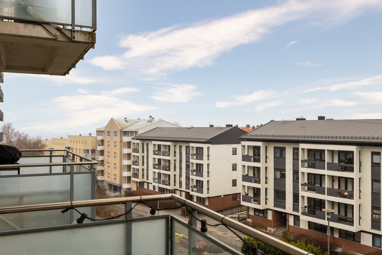 Balkongen er vestvendt og har meget gode solforhold. Galleribilde