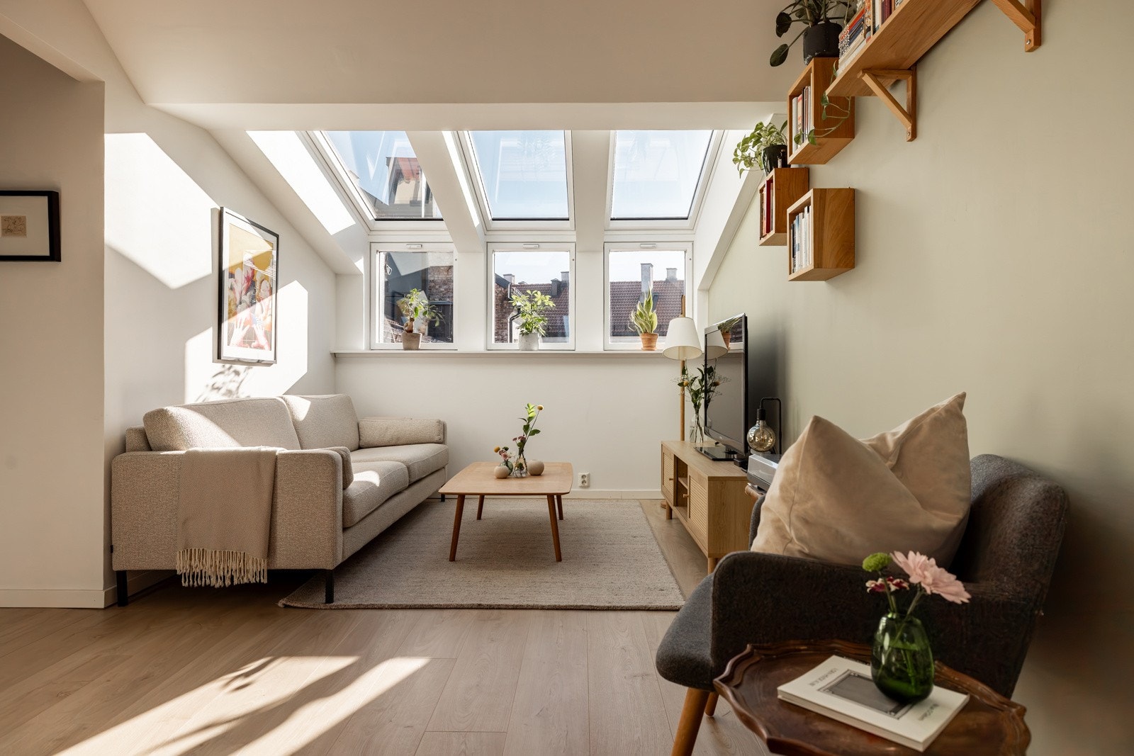 Varmtvann, kabel-tv og internett er inkludert i felleskostnadene. Galleribilde