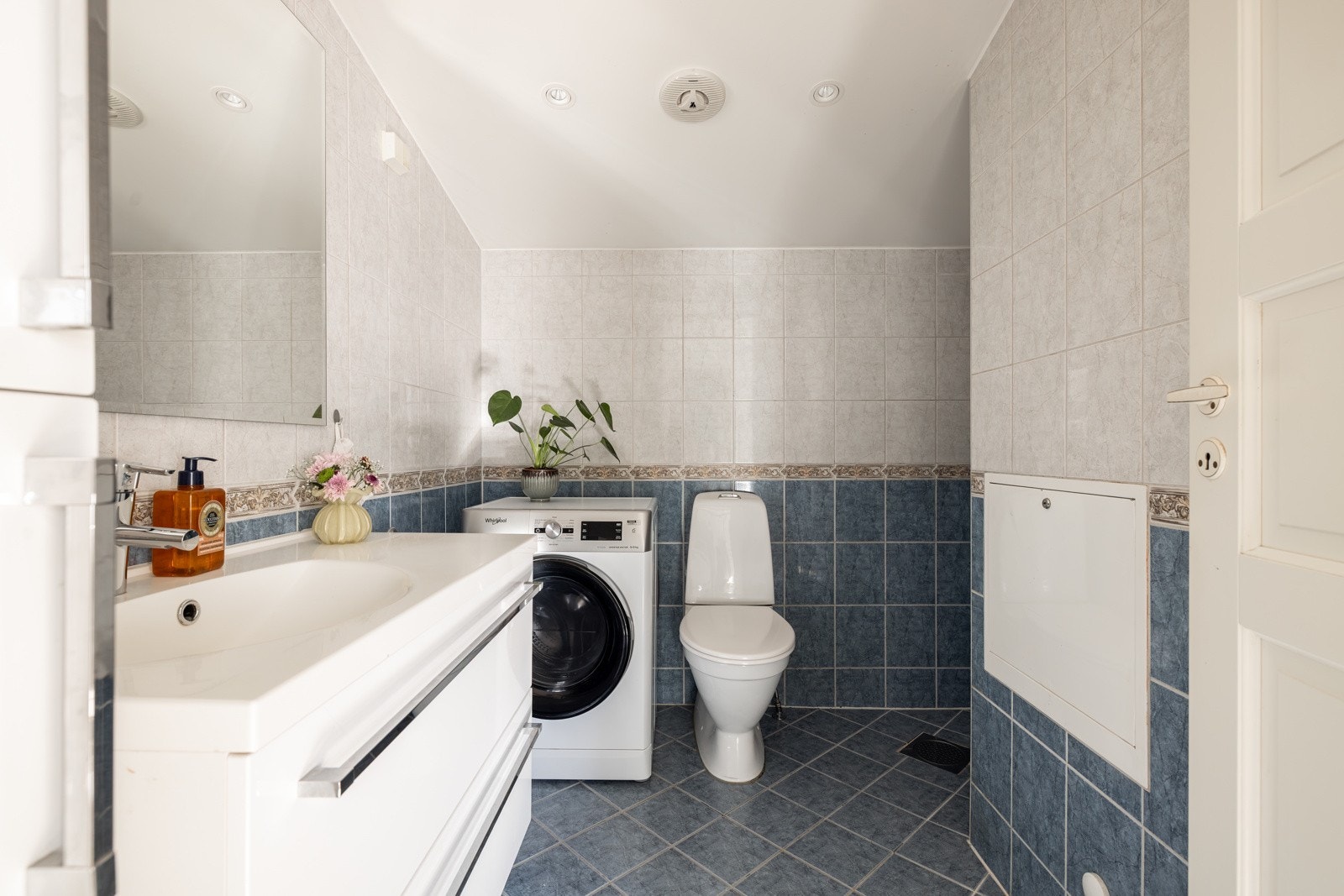 Flislagt baderom fra 2005. Galleribilde