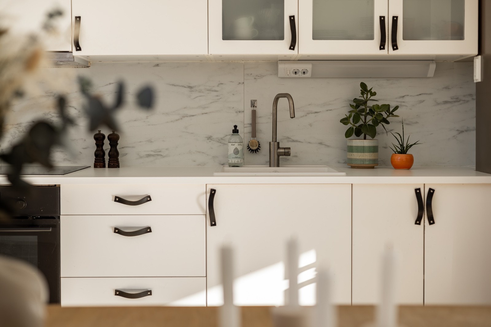 På kjøkkenet følger alle hvitevarer med salget. Galleribilde