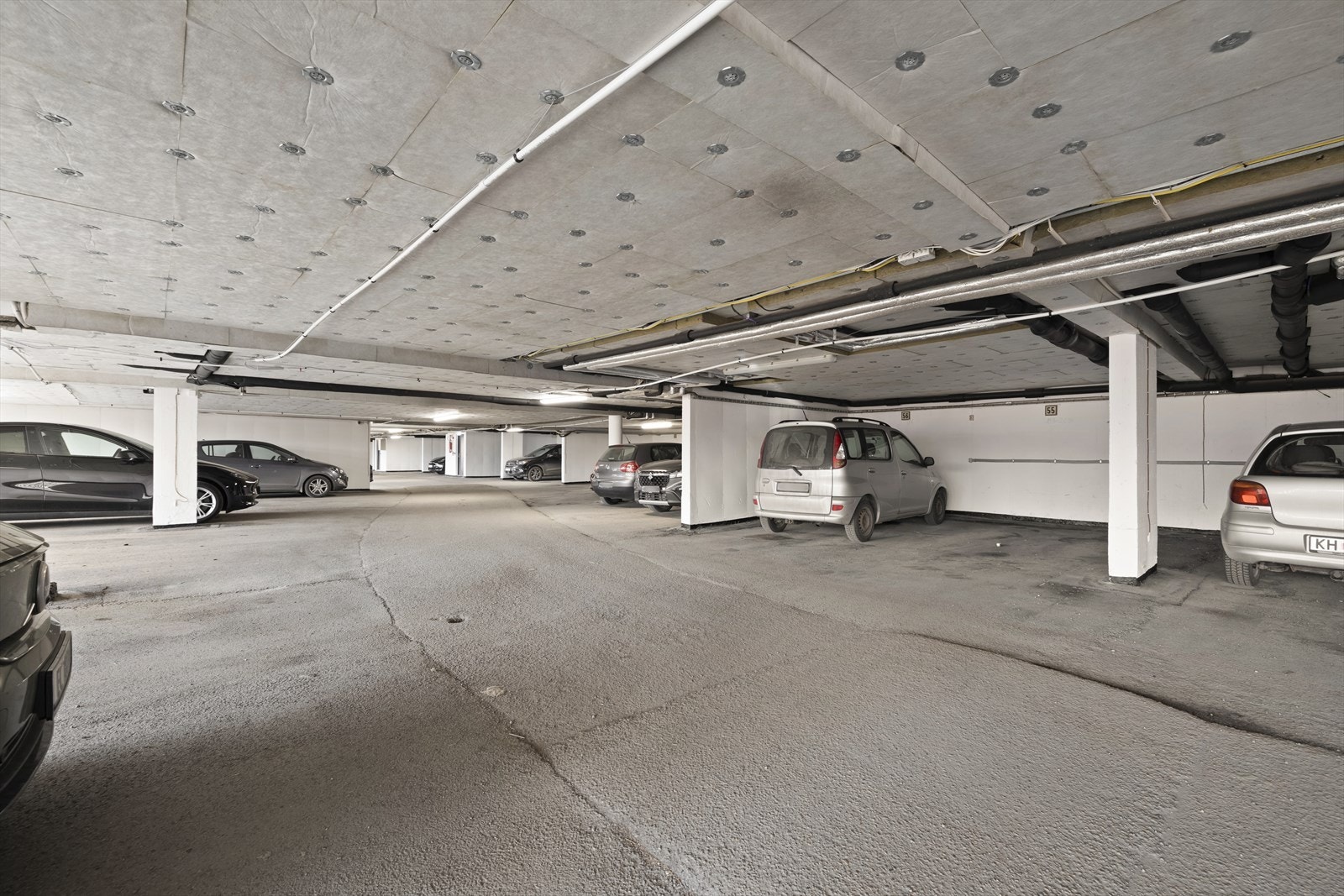 Fellesgarasje med egen parkeringsplass nr 55. Galleribilde