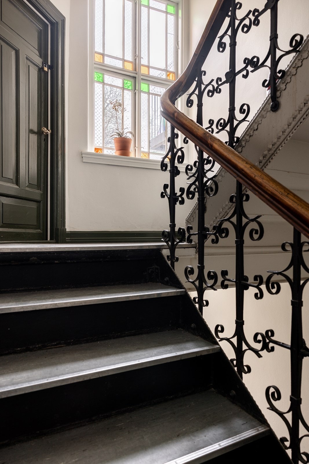 Nydelige detaljer i felles trappegang Galleribilde