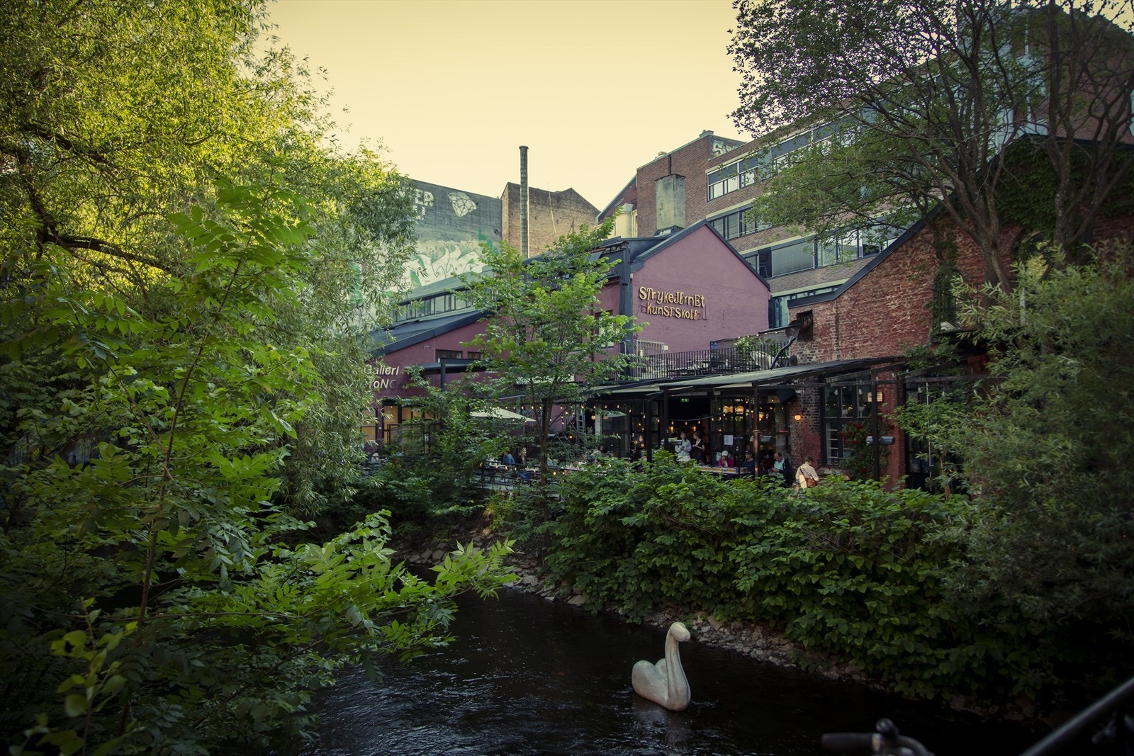 Her bor du i et variert området hvor du også kan nyte en gåtur langs Akerselva og rolige omgivelser Galleribilde