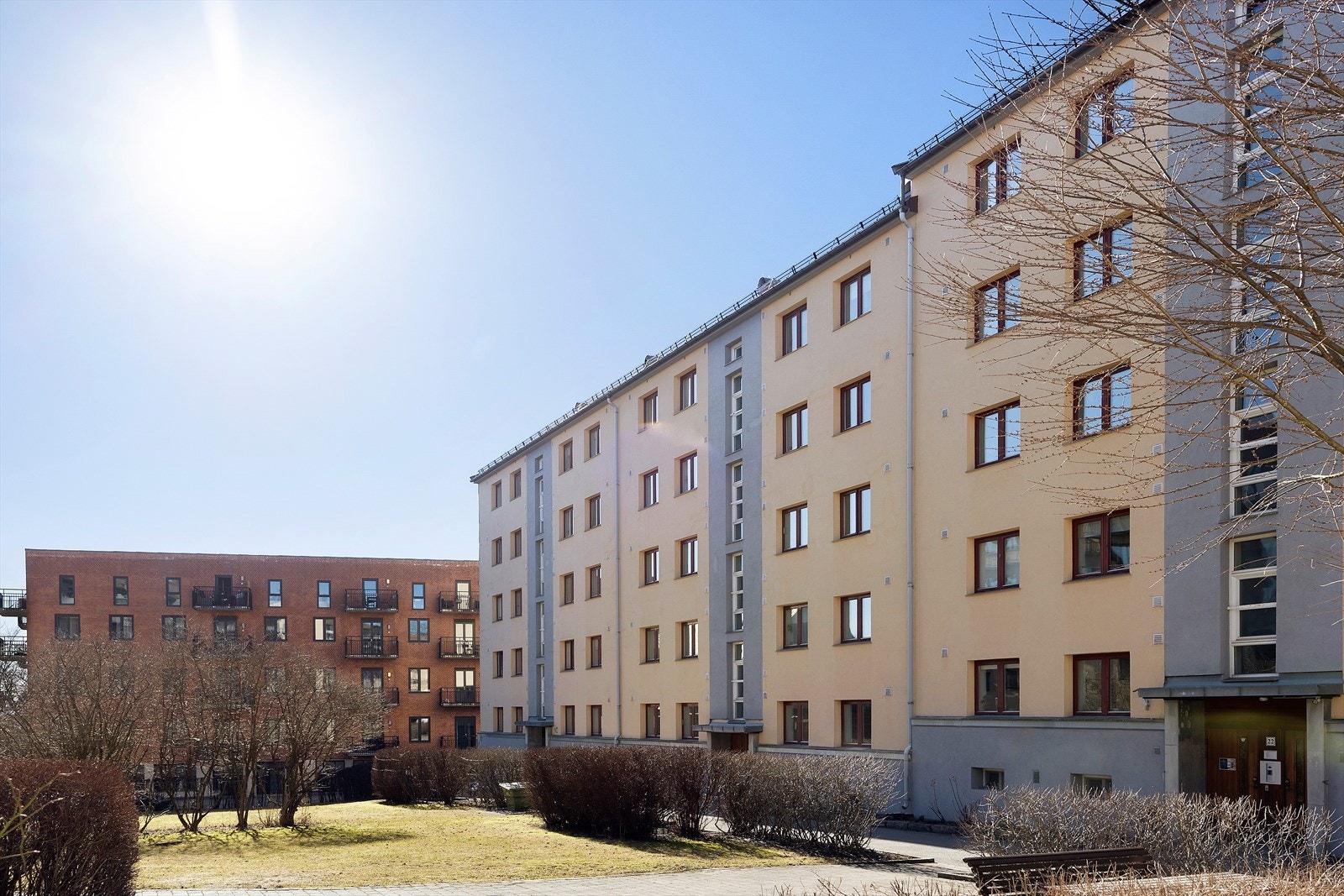 Borettslaget: Stort og veldrevet borettslag som består av 231 andelsleiligheter. Borettslaget har vaktmester Harald som tar vare på byggene og felles verdier for borettslaget. Galleribilde